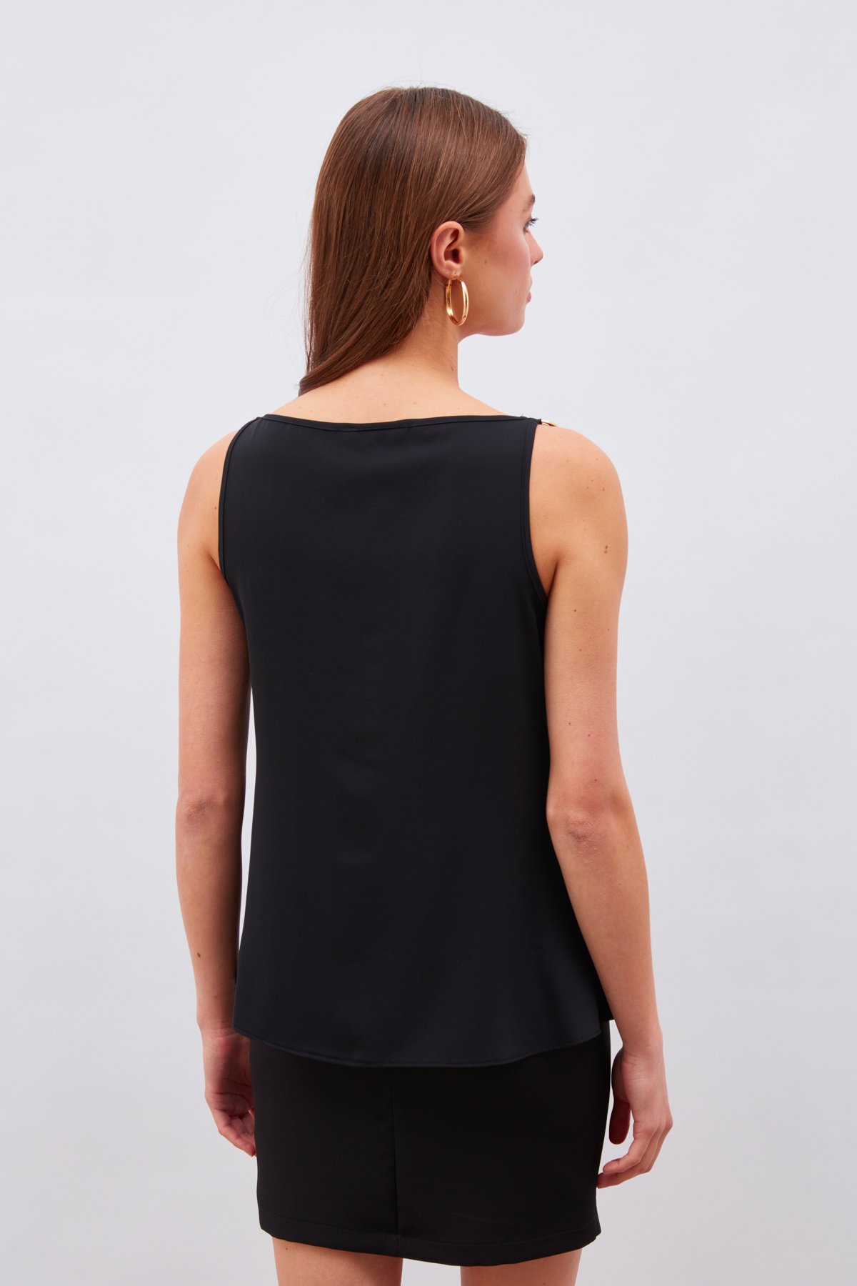 Askı Aksesuar Detaylı Degaje Bluz - SİYAH