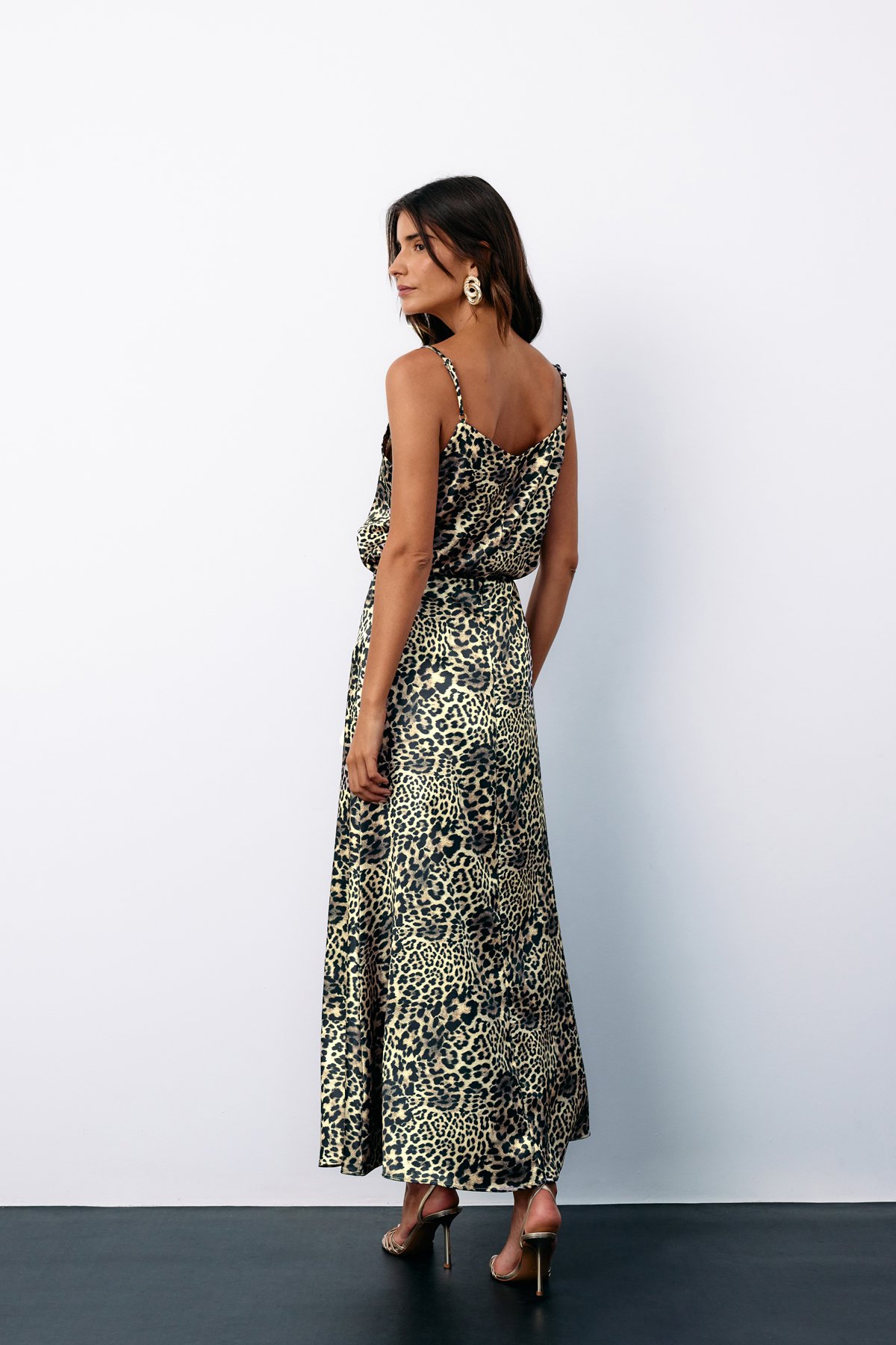 Askılı Leopar Desenli Saten Bluz - Gri