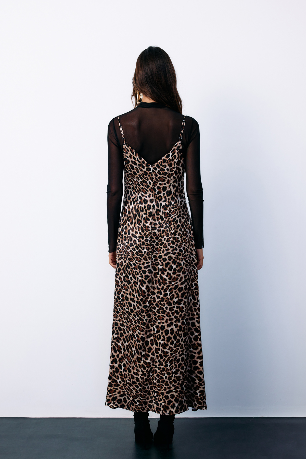 Askılı Leopar Desenli Saten Elbise - KAHVE
