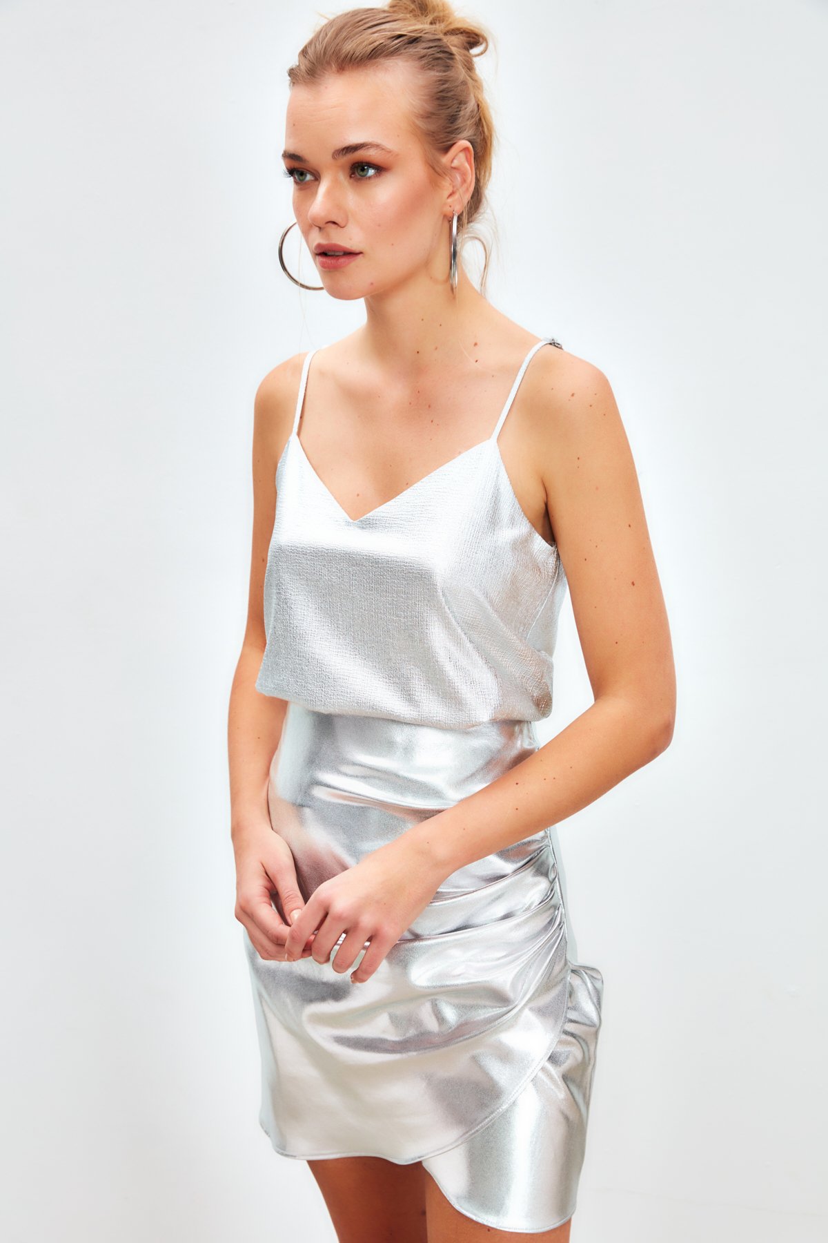 Askılı Salaş Bluz - GÜMÜŞ