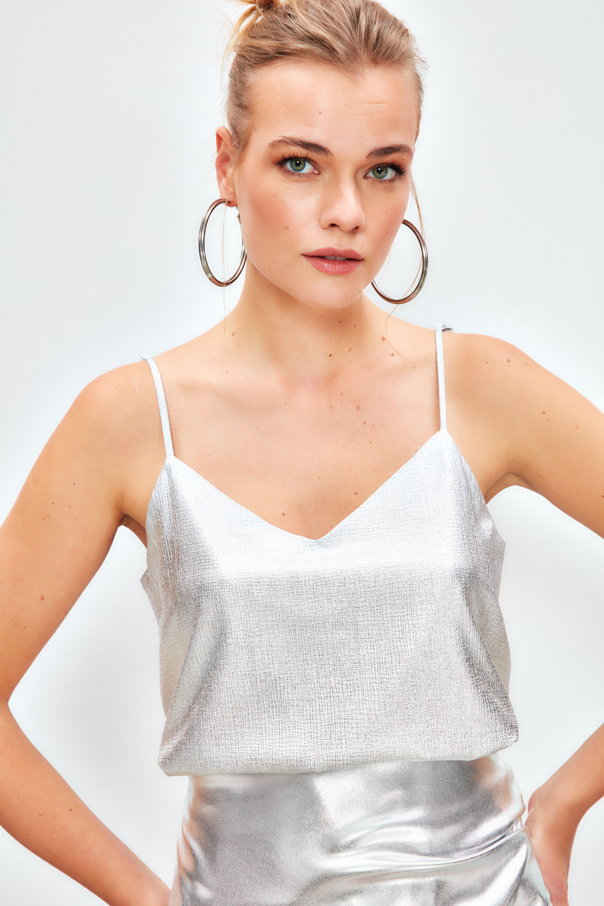 Askılı Salaş Bluz - GÜMÜŞ