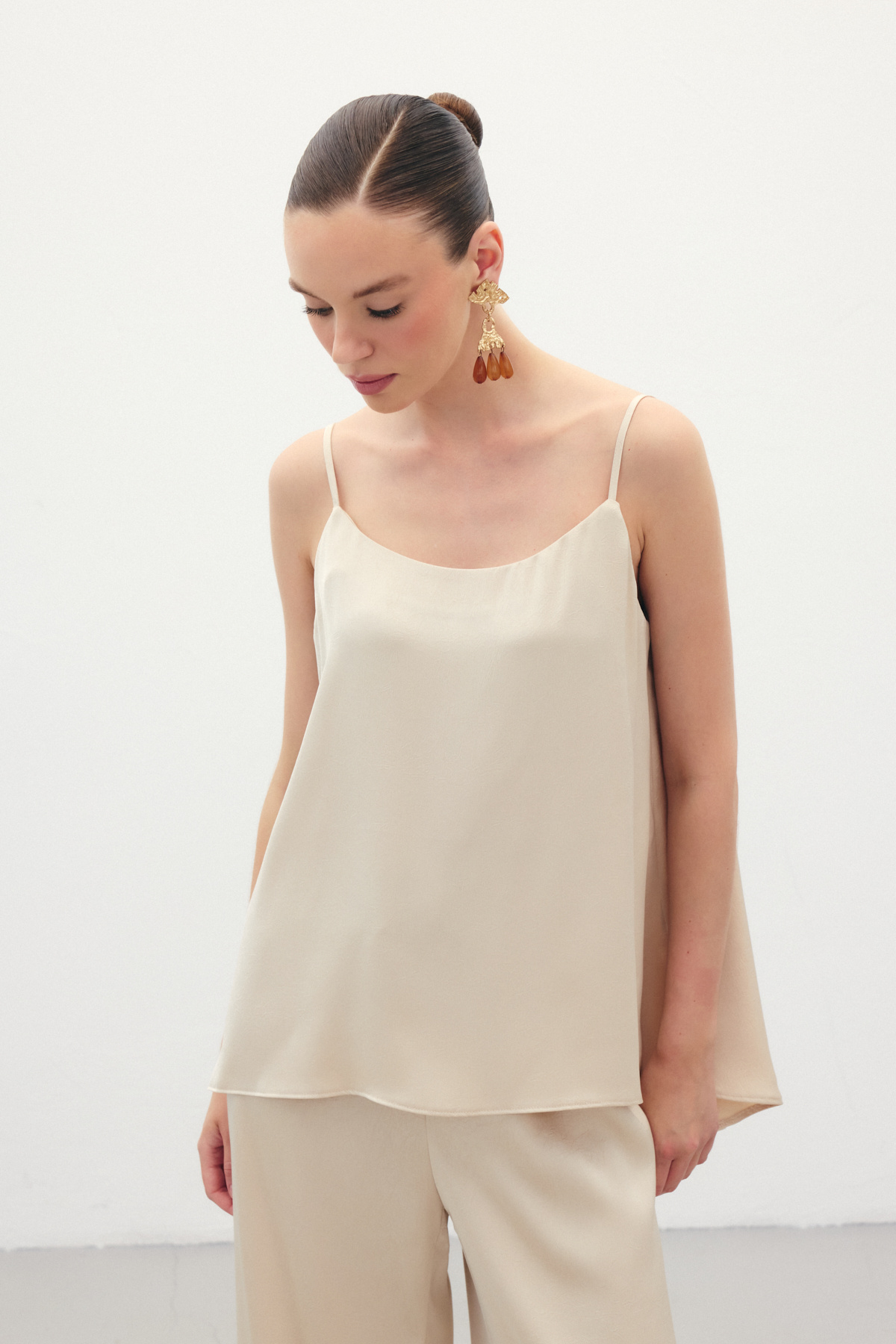 Askılı Saten Bluz - Bej