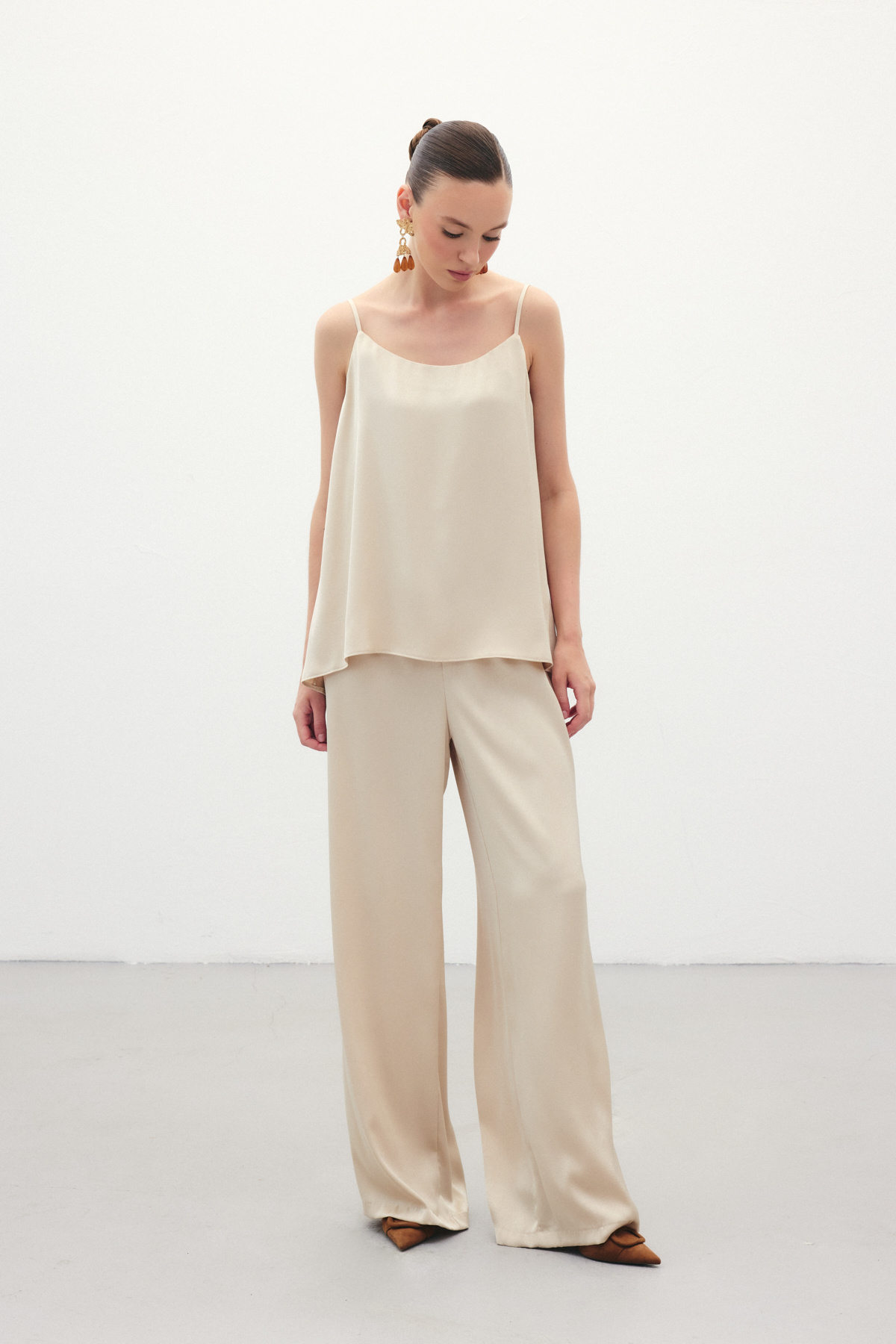 Askılı Saten Bluz - Bej