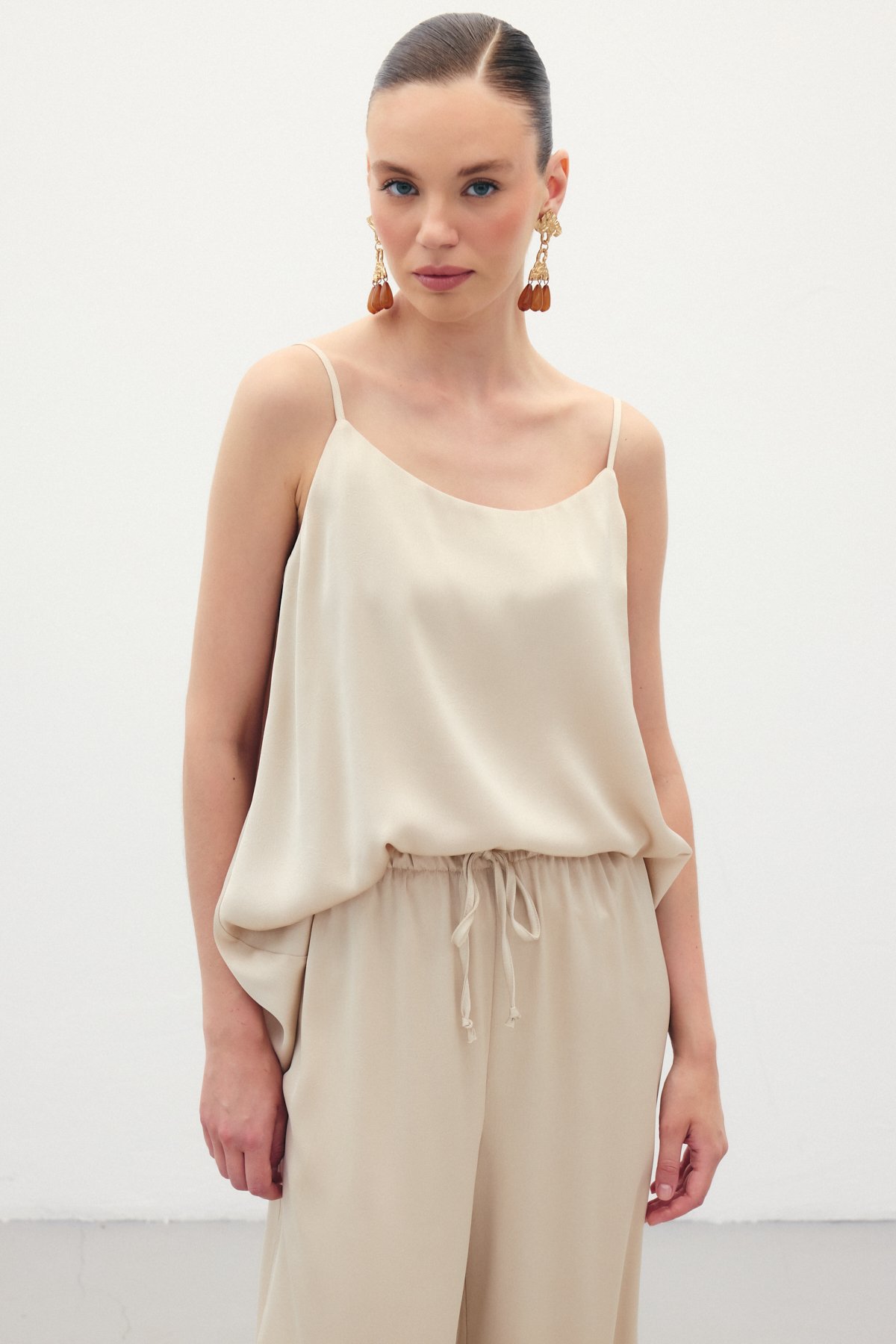 Askılı Saten Bluz - Bej