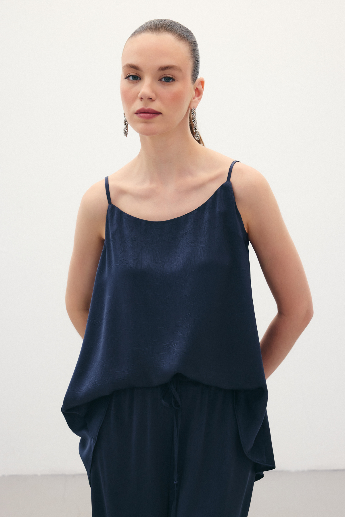 Askılı Saten Bluz - Lacivert