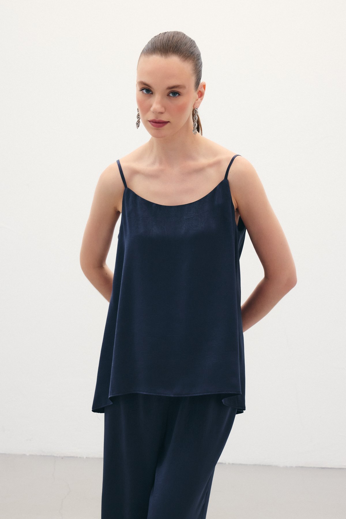 Askılı Saten Bluz - Lacivert