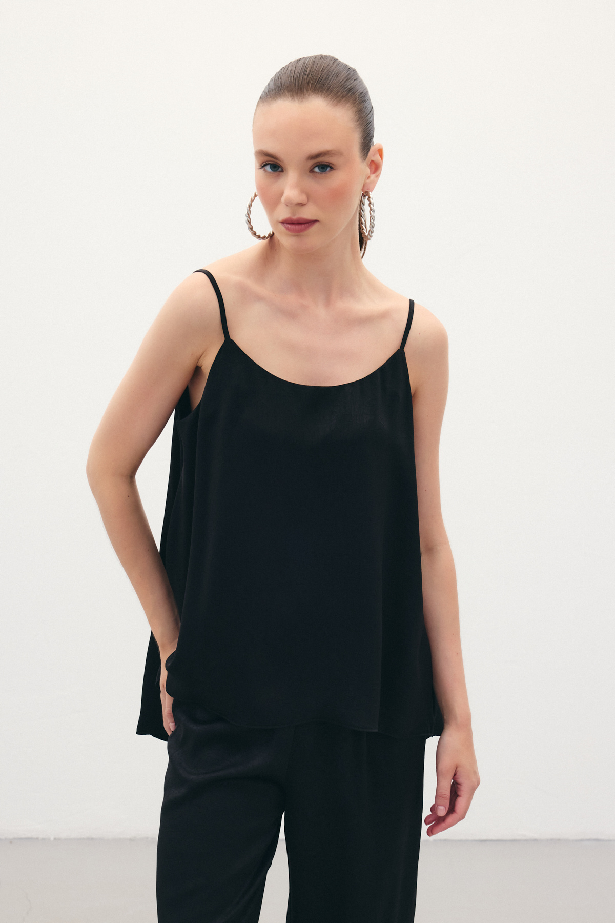 Askılı Saten Bluz - Siyah