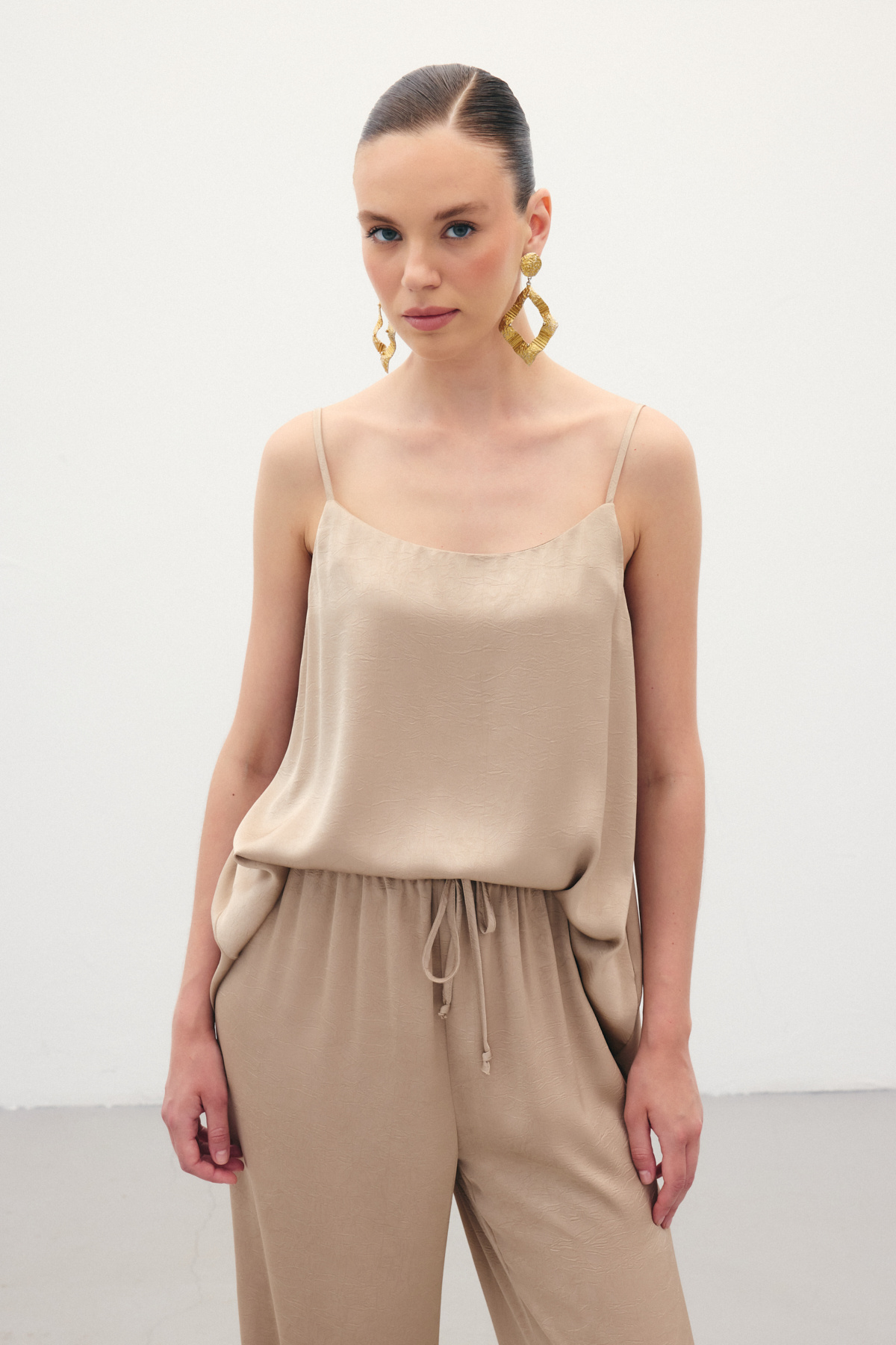 Askılı Saten Bluz - Vizon