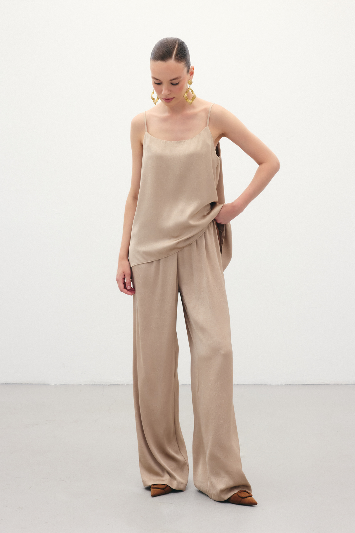 Askılı Saten Bluz - Vizon