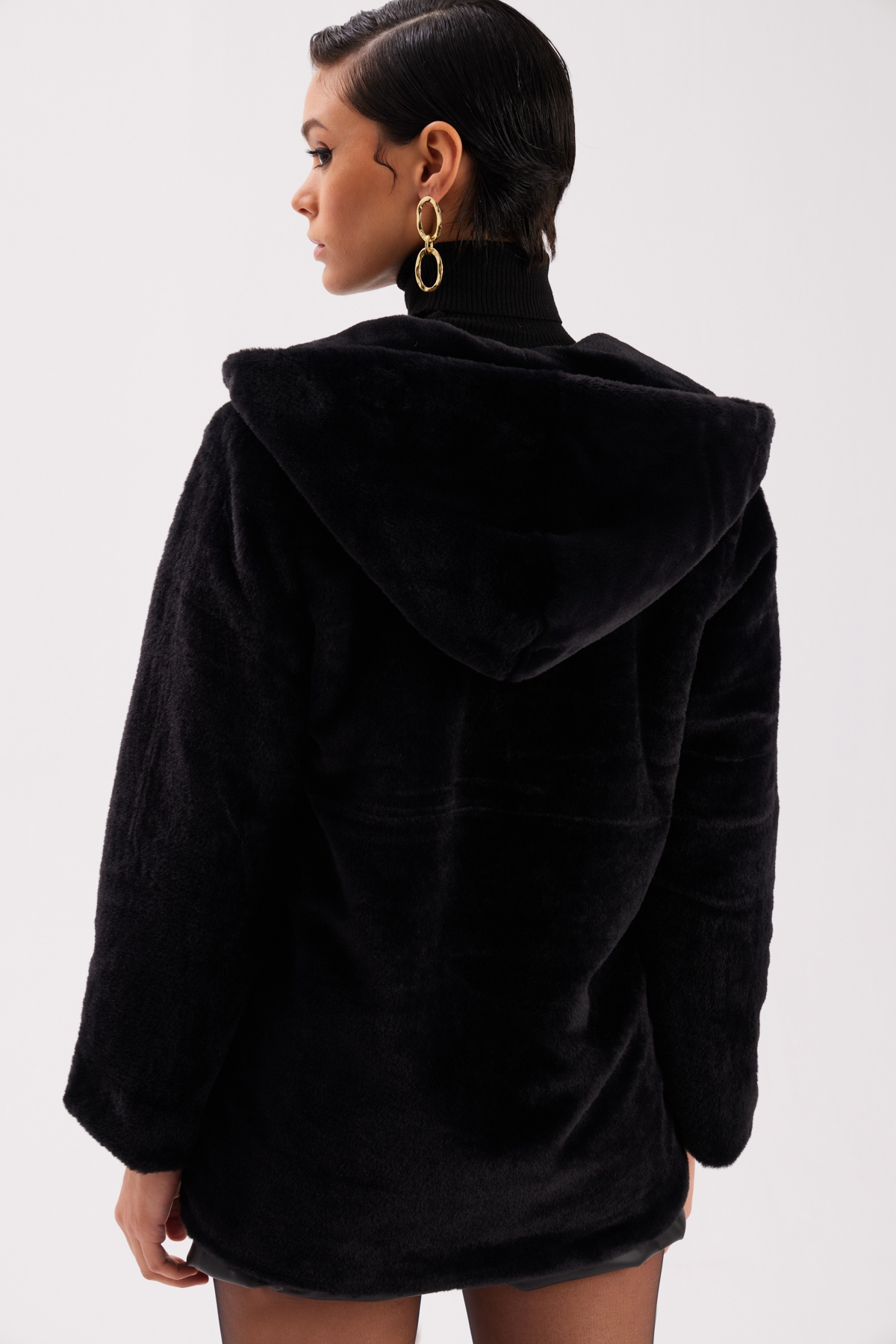 Astarlı Kapüşonlu Peluş Mont - SİYAH