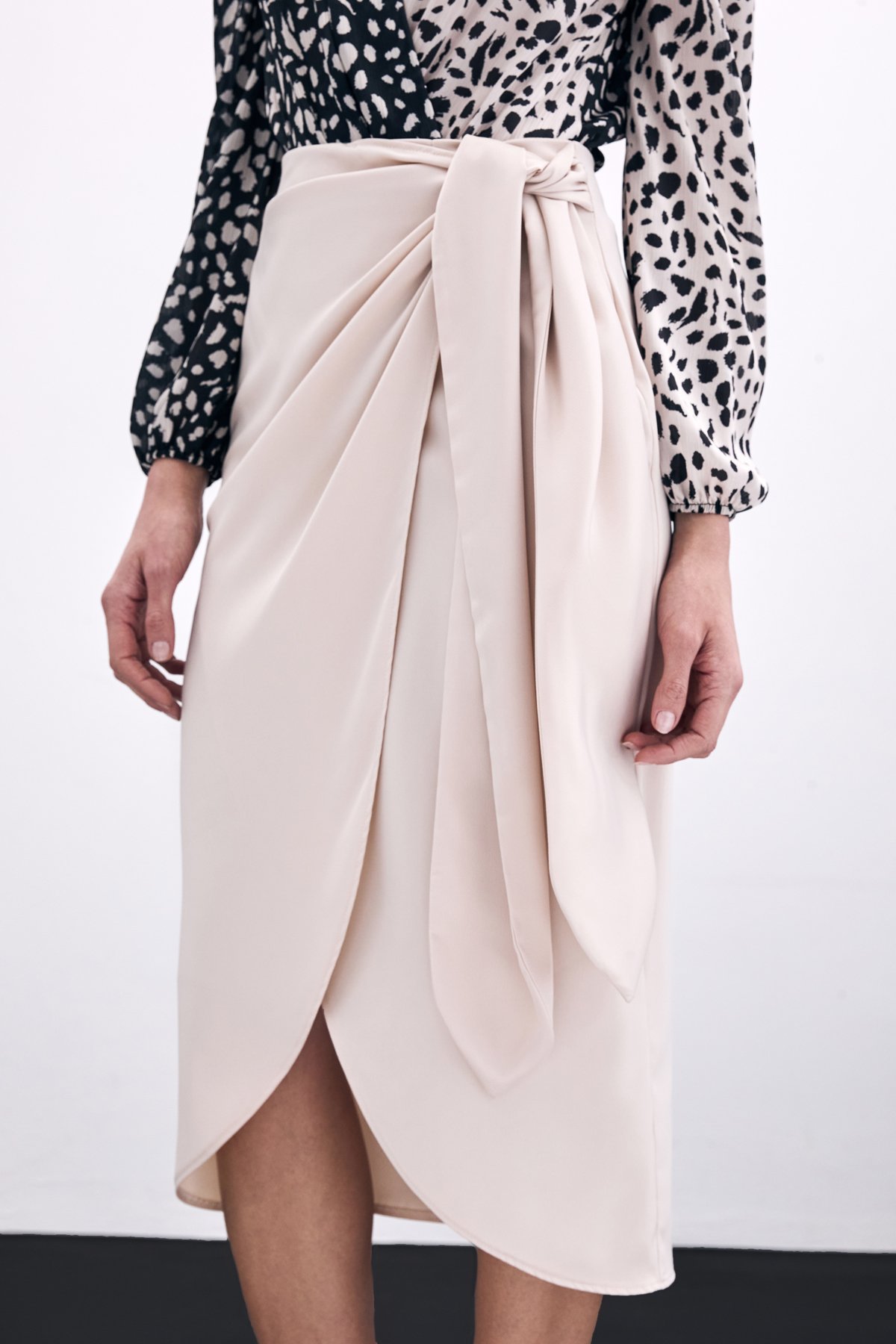 Bağlama Detaylı Kruvaze Etek - Bej