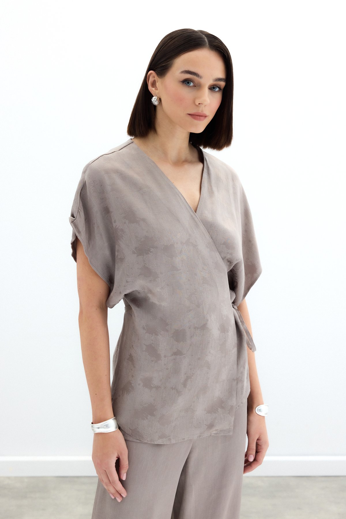 Tied Jacquard Satin Blouse - Mınk