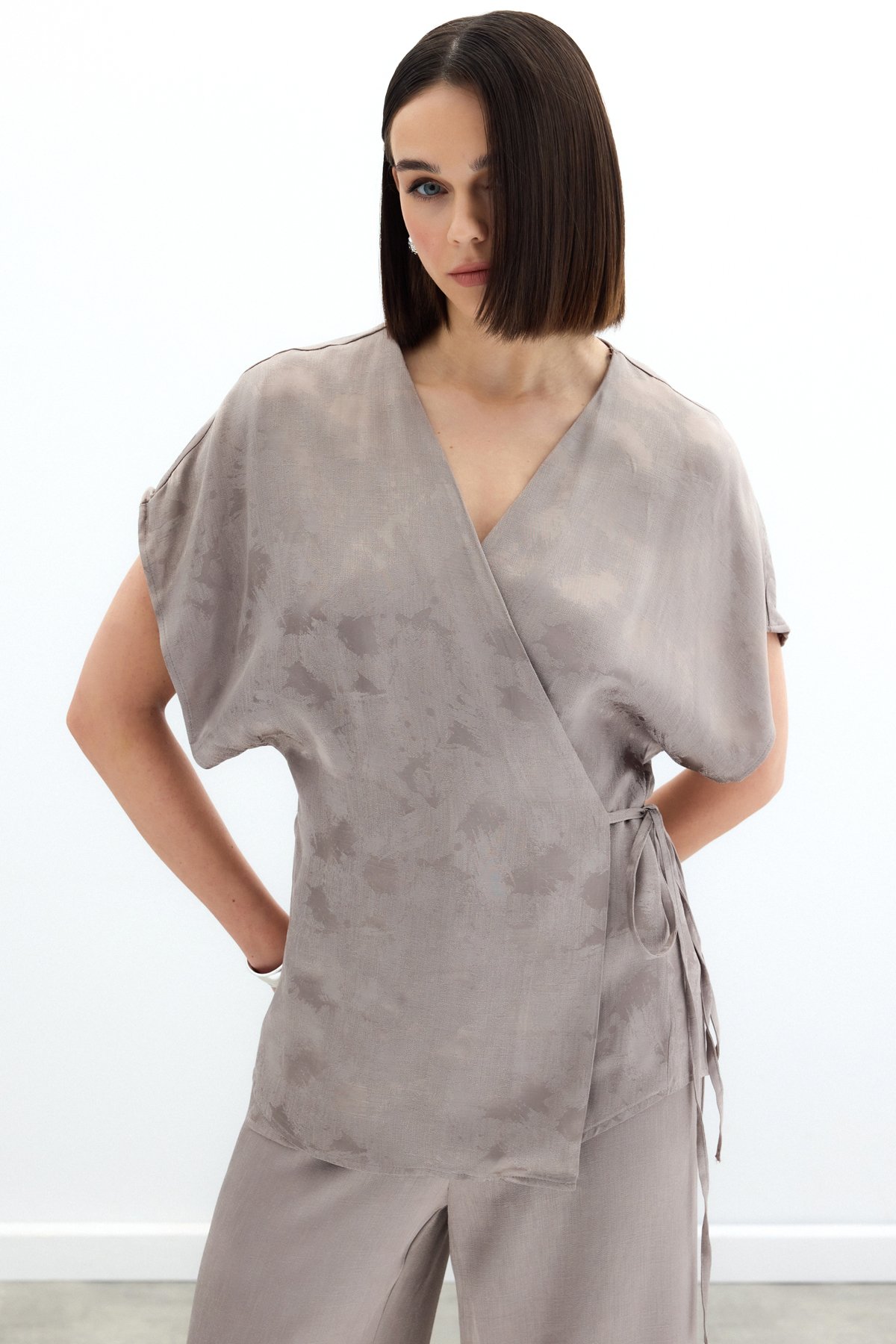 Tied Jacquard Satin Blouse - Mınk
