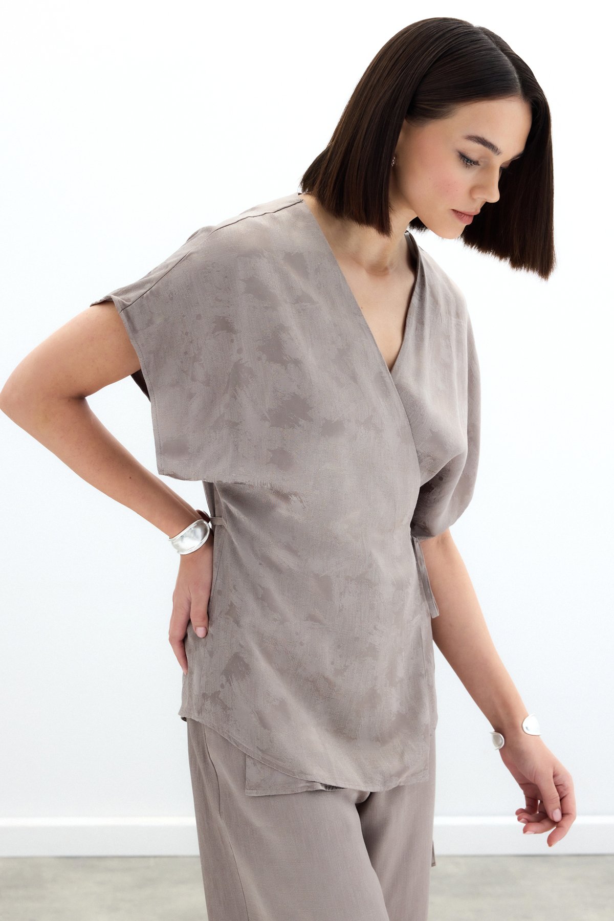 Tied Jacquard Satin Blouse - Mınk