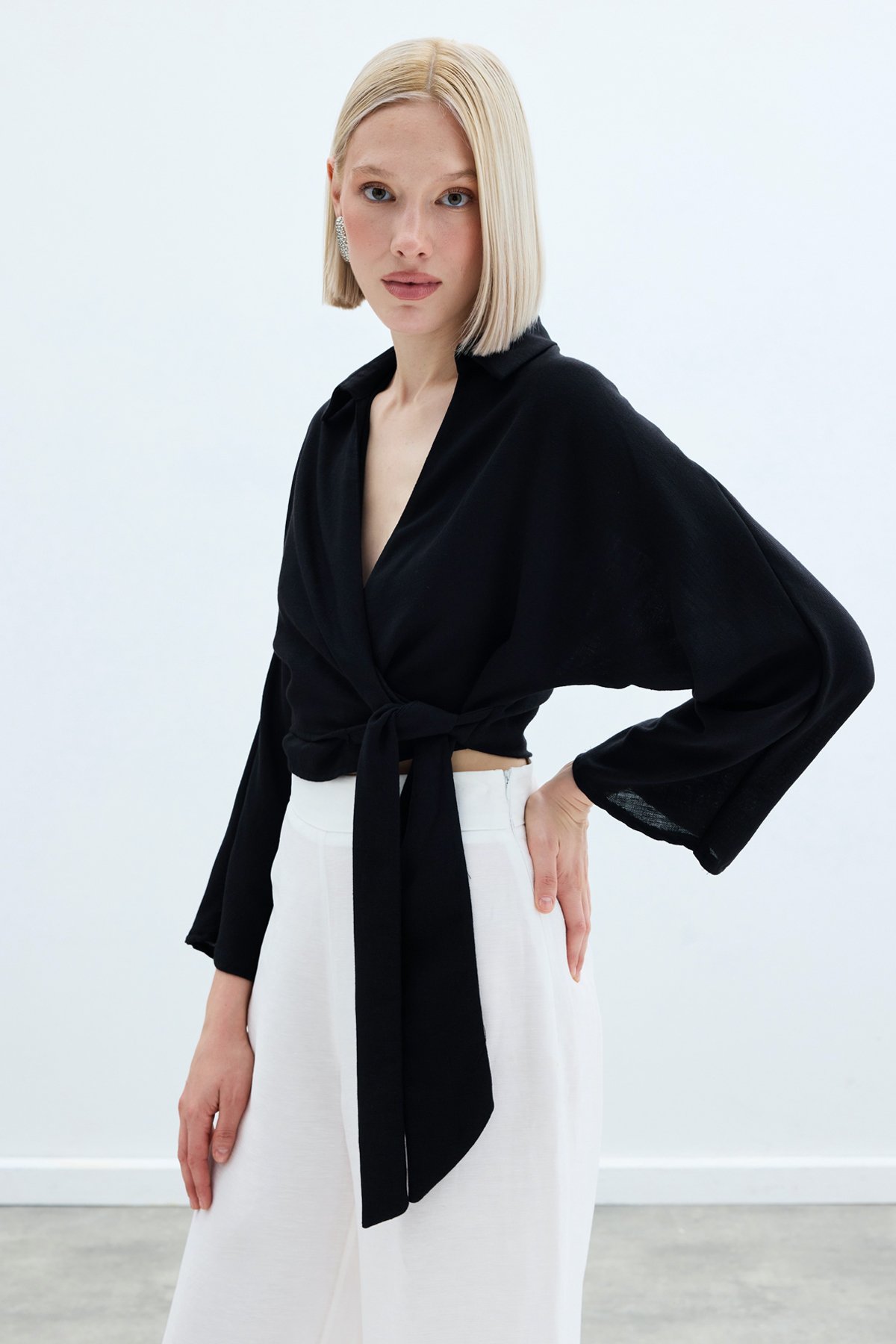 Bağlamalı Keten Bluz - Siyah