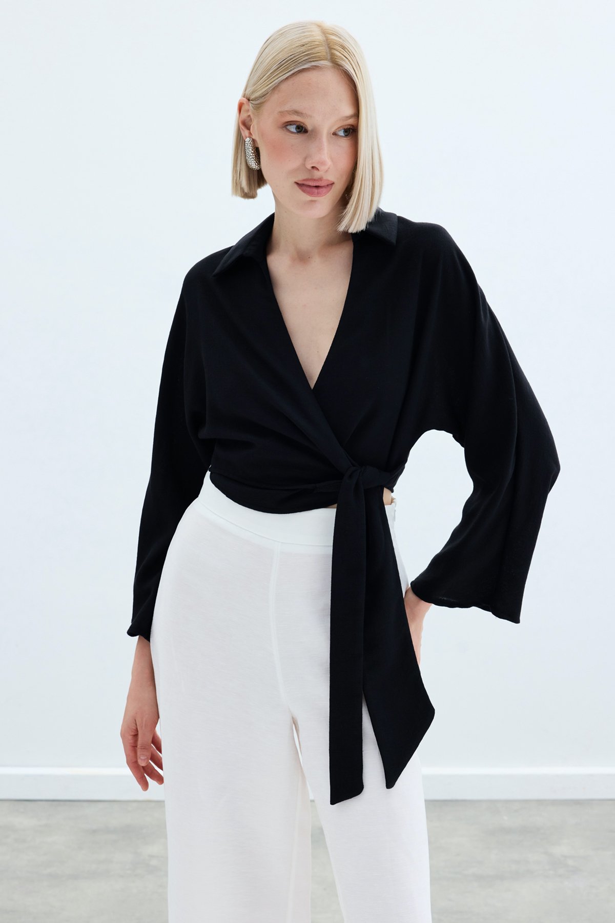 Bağlamalı Keten Bluz - Siyah