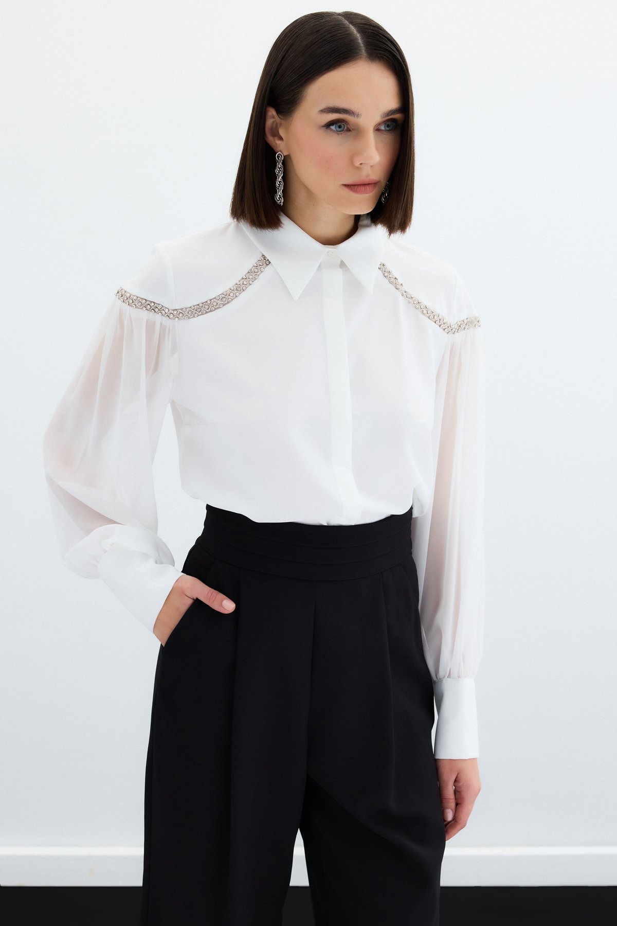 Balon Kollu Aksesuarlı Gömlek - Ekru