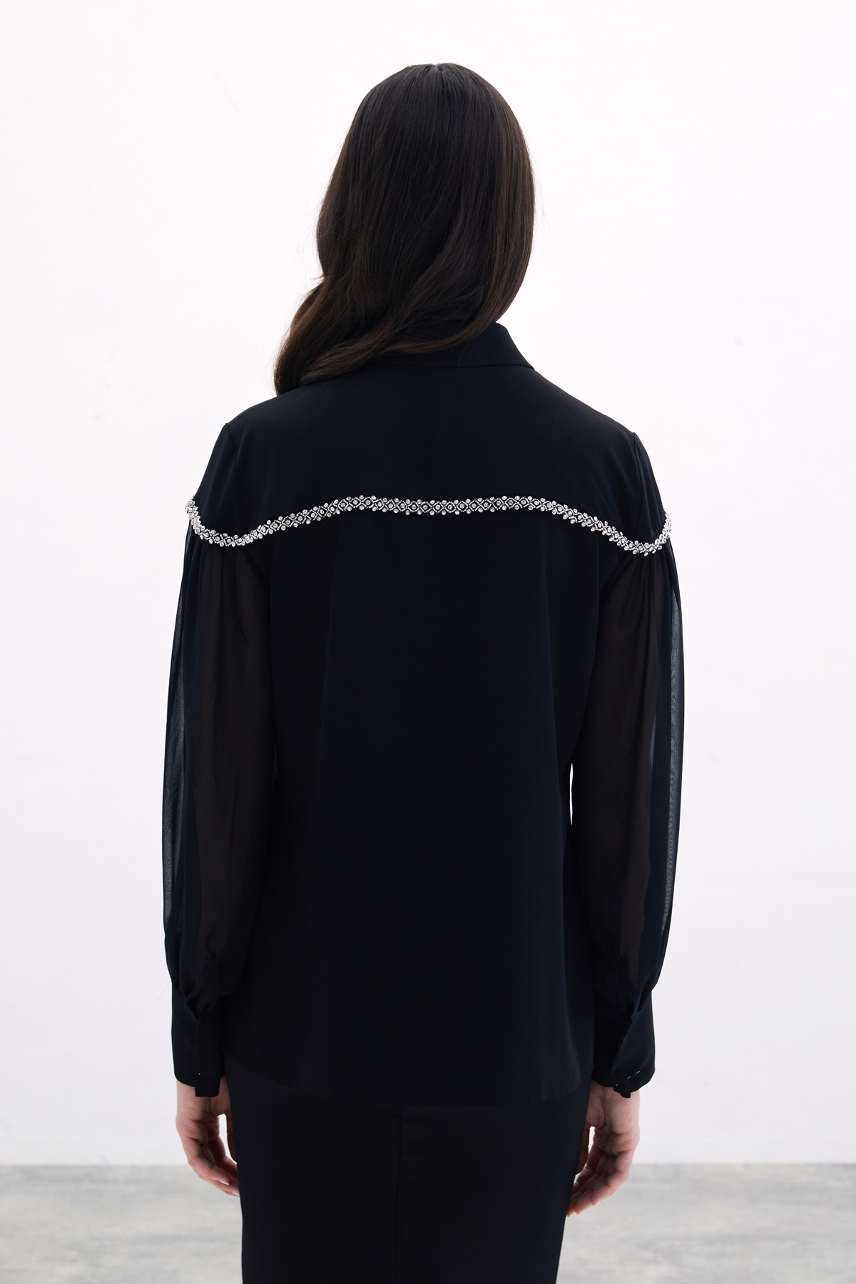 Balon Kollu Aksesuarlı Gömlek - Siyah