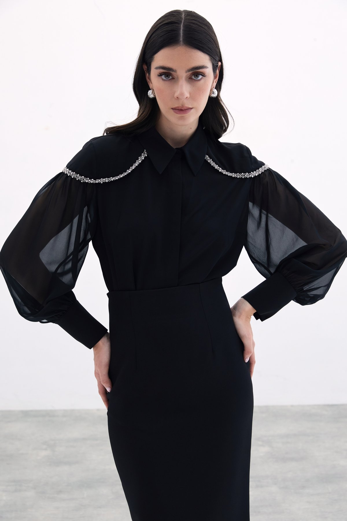 Balon Kollu Aksesuarlı Gömlek - Siyah