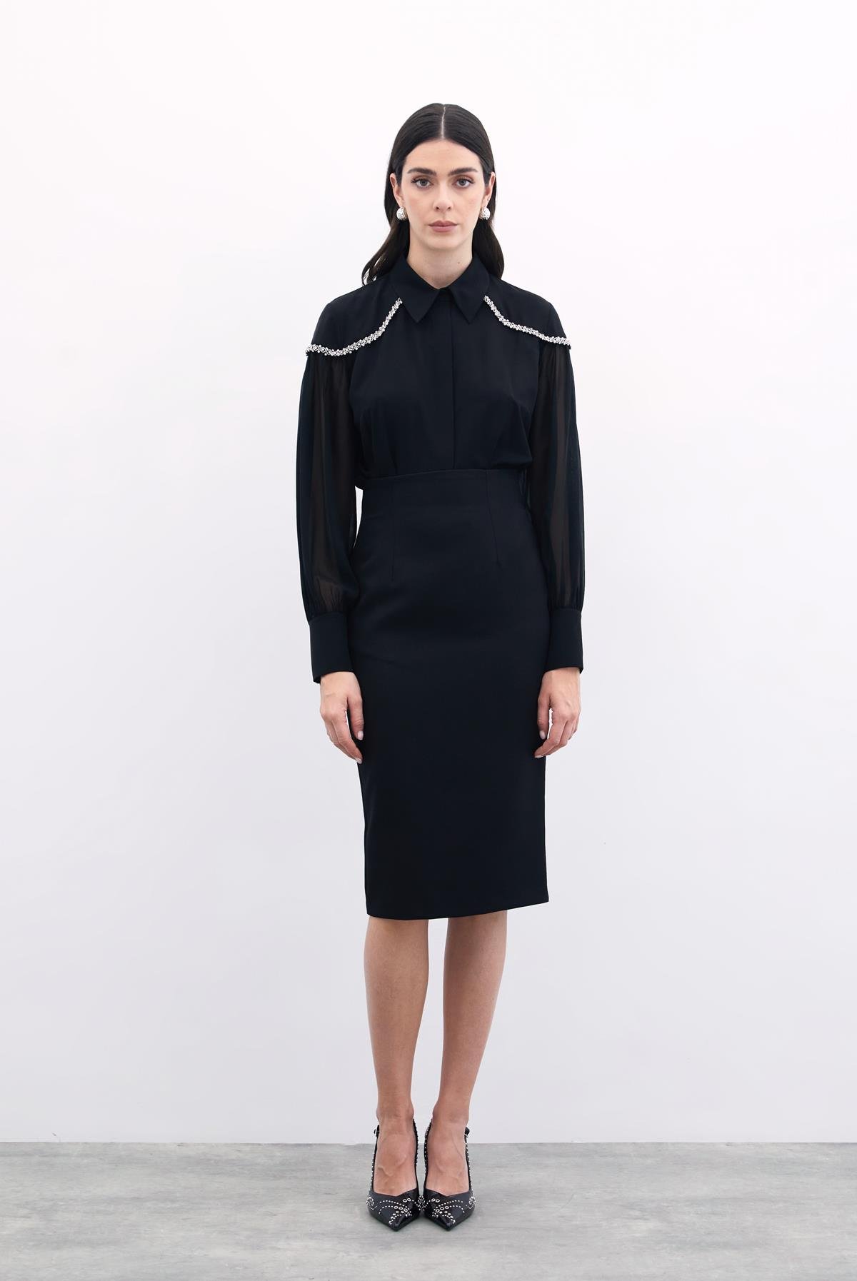 Balon Kollu Aksesuarlı Gömlek - Siyah