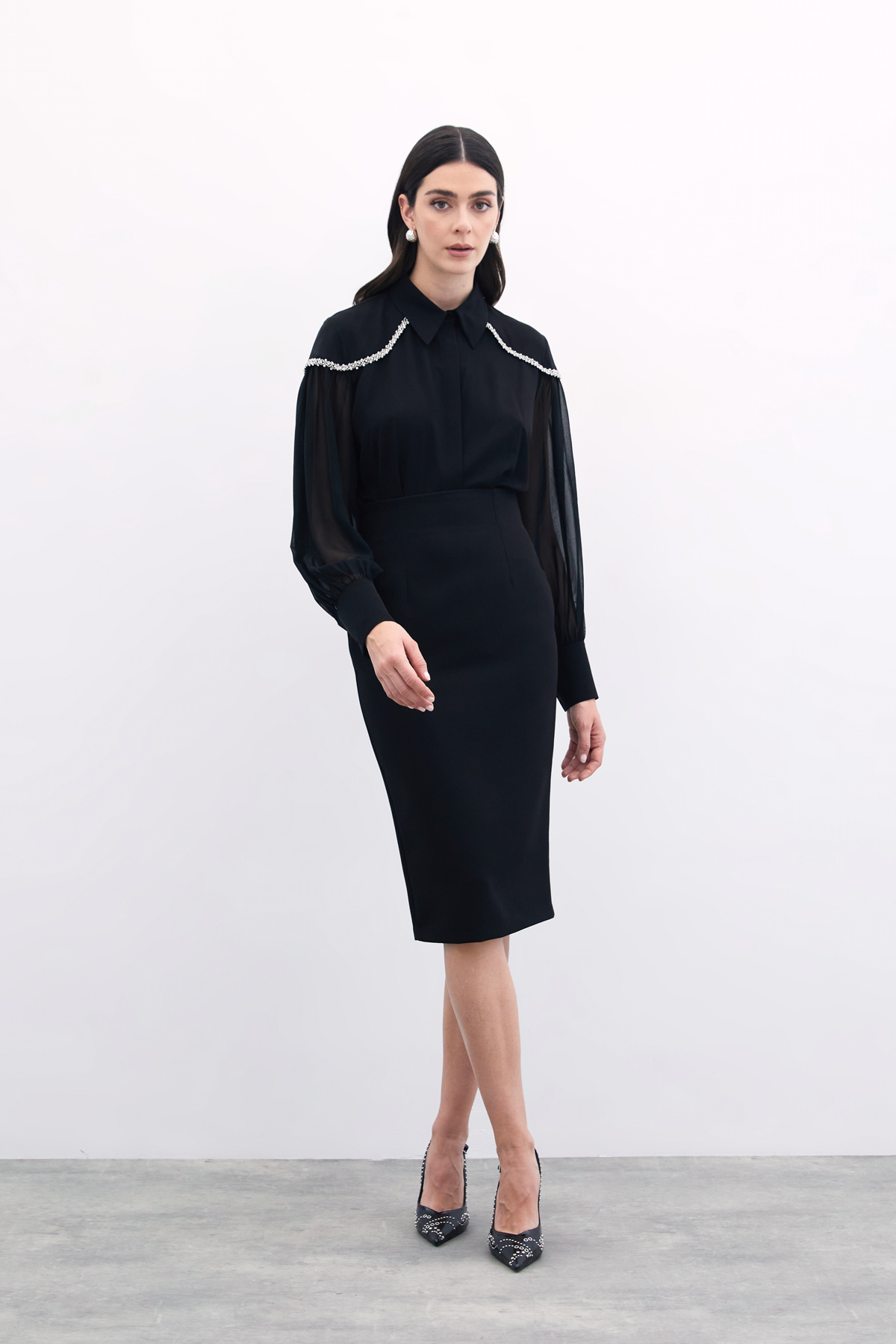 Balon Kollu Aksesuarlı Gömlek - Siyah