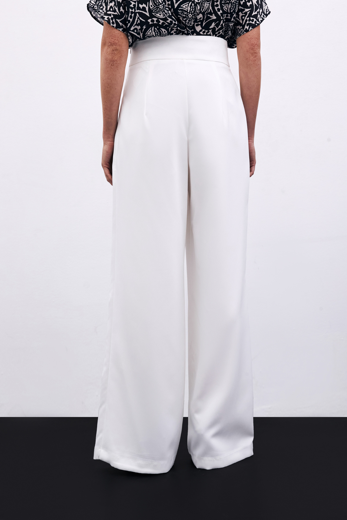 Bel Aksesuarlı Bol Paça Pantolon - Ekru