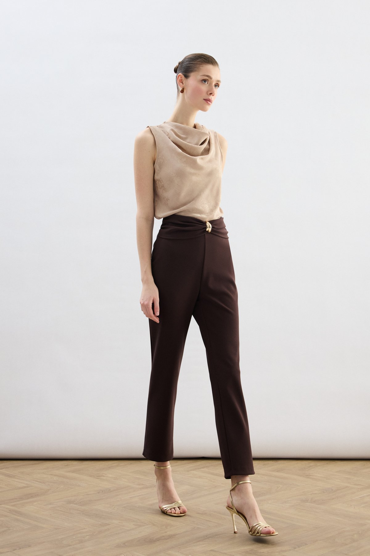 Bel Aksesuarlı Pantolon - Kahve