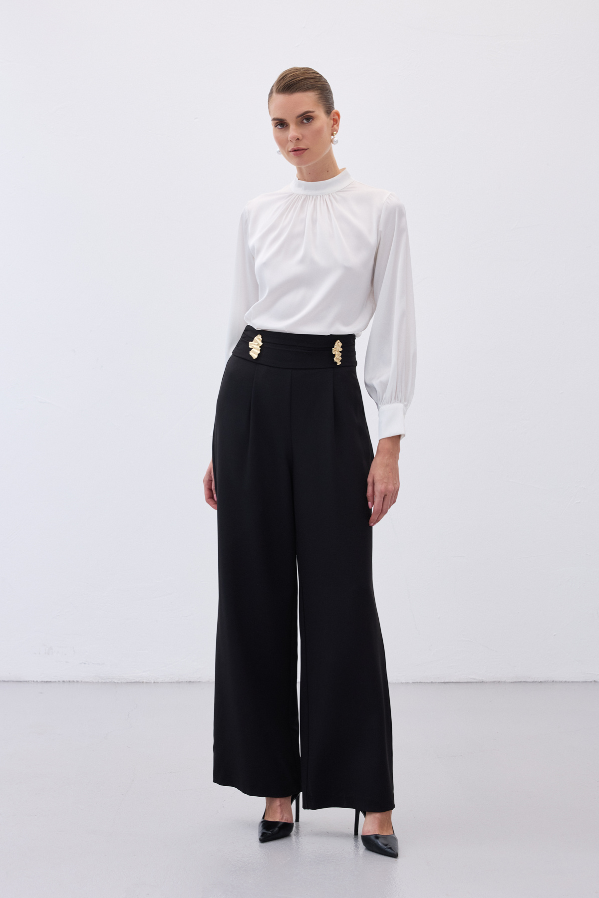 Bel Aksesuarlı Pantolon - Siyah