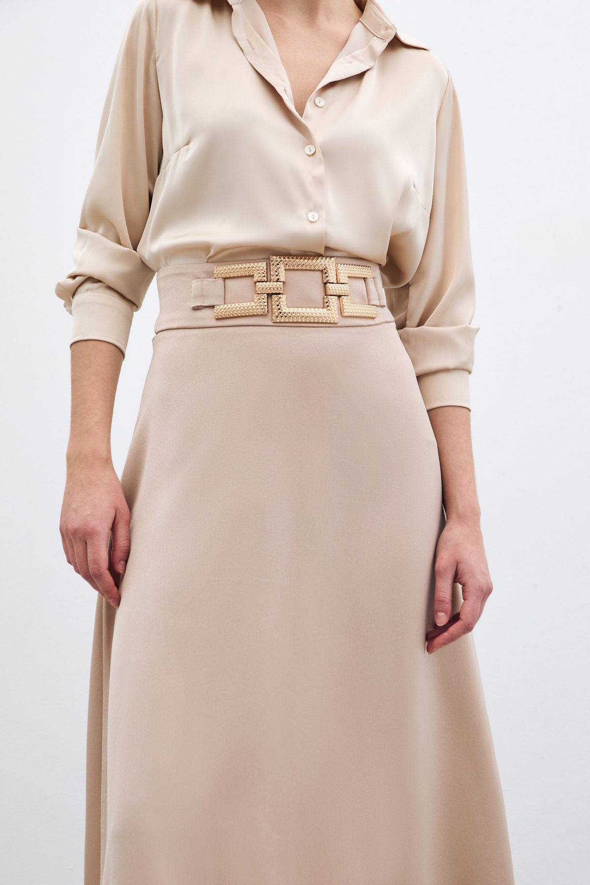 Bel Aksesuarlı Saten Krep Etek - Bej