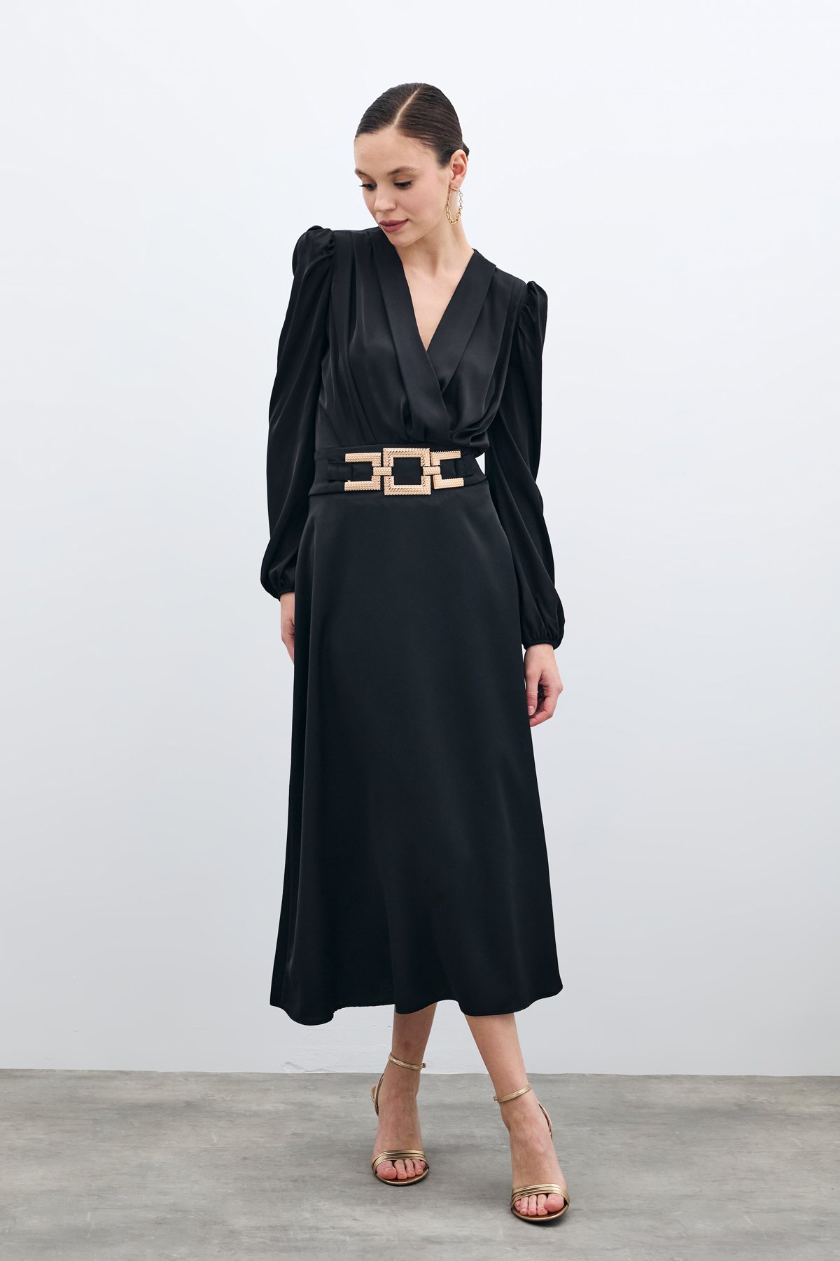 Bel Aksesuarlı Saten Krep Etek - Siyah