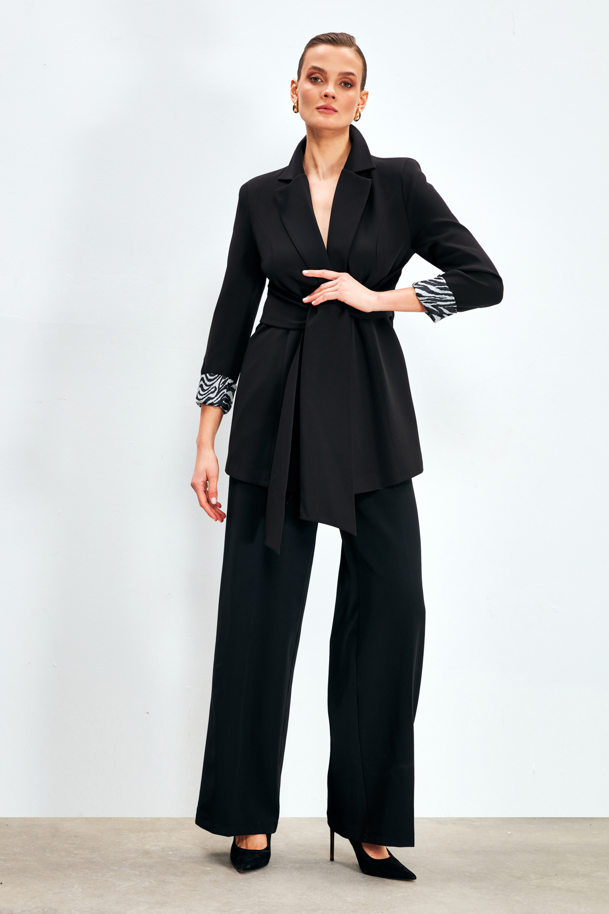 Bel Bağlamalı Uzun Ceket - SİYAH