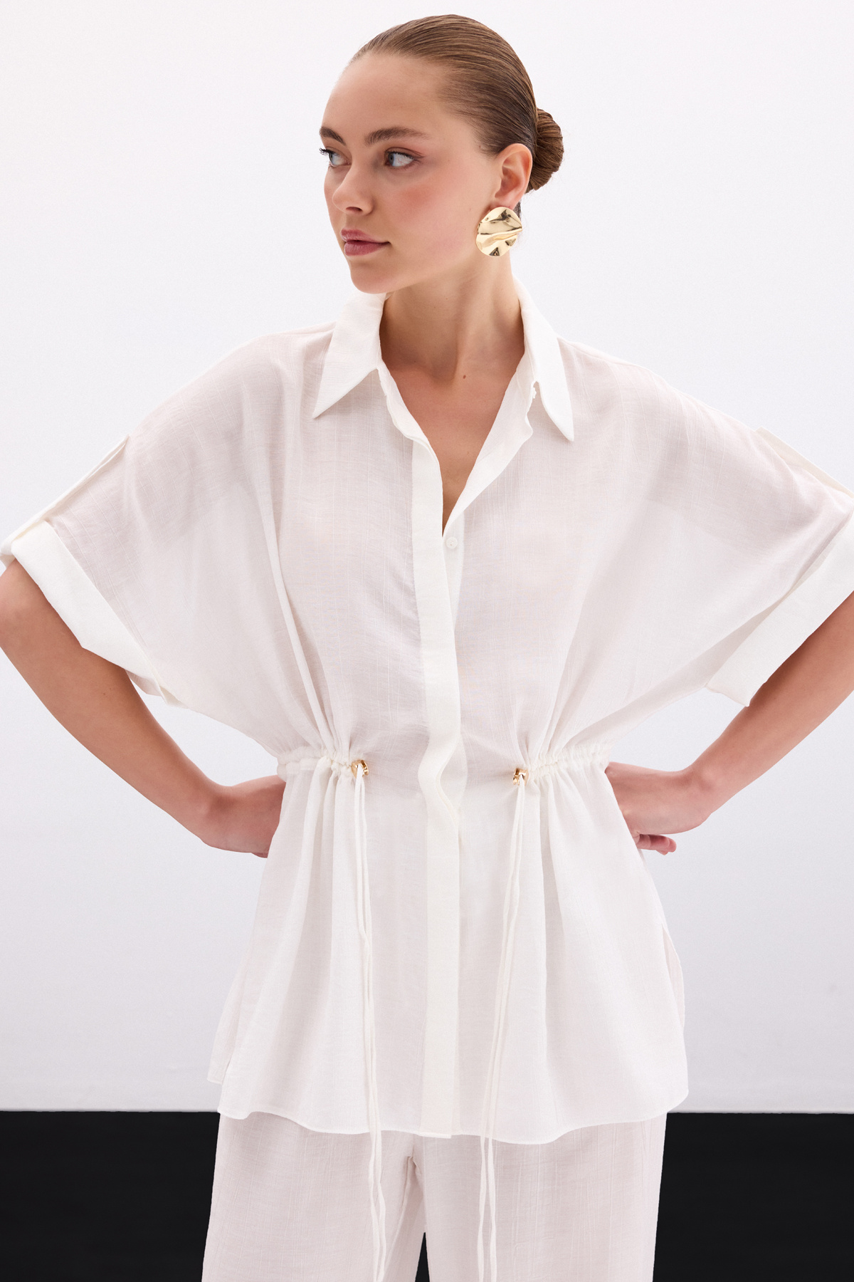 Bel Büzgü Detaylı Gömlek - Ekru