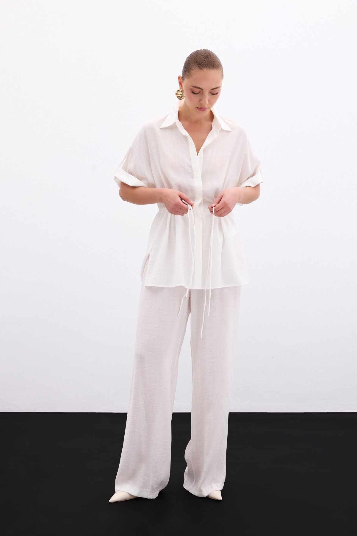 Bel Büzgü Detaylı Gömlek - Ekru