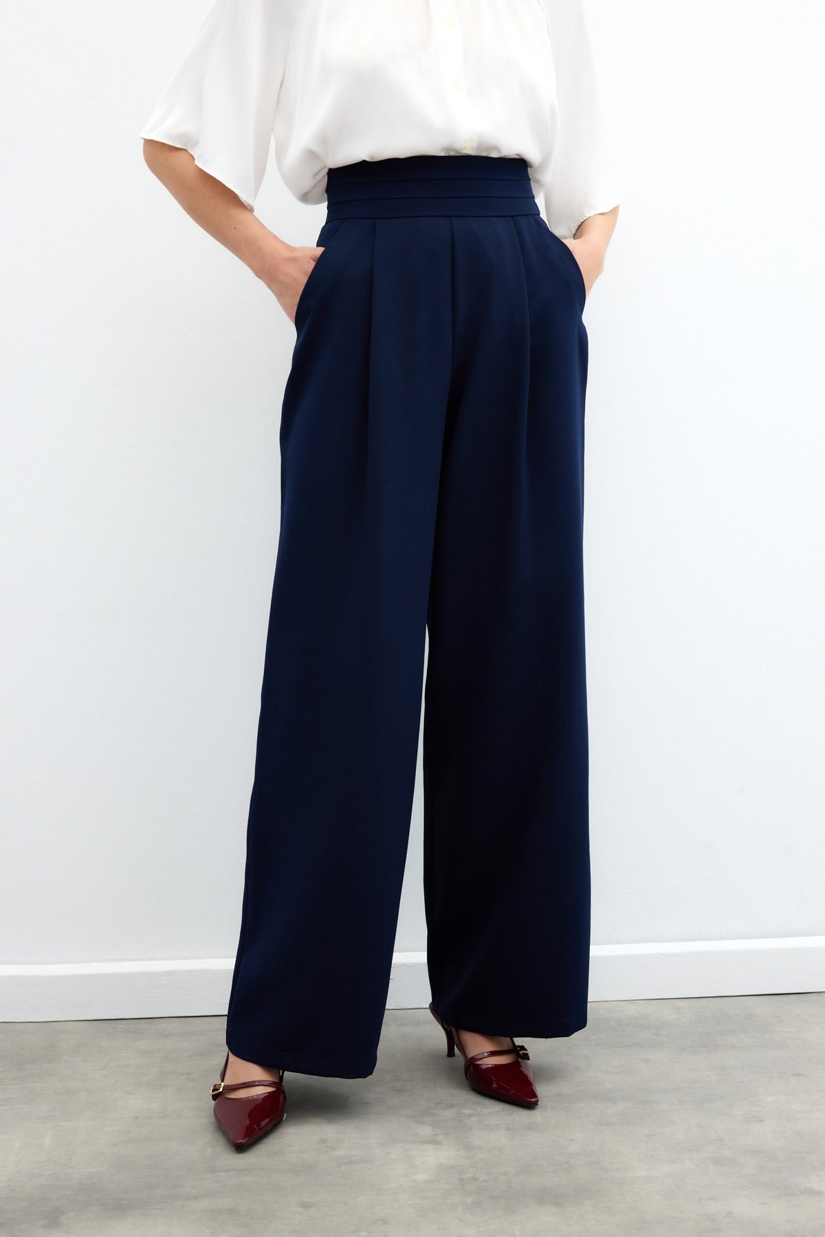 Bel Detaylı Cepli Pantolon - Lacivert