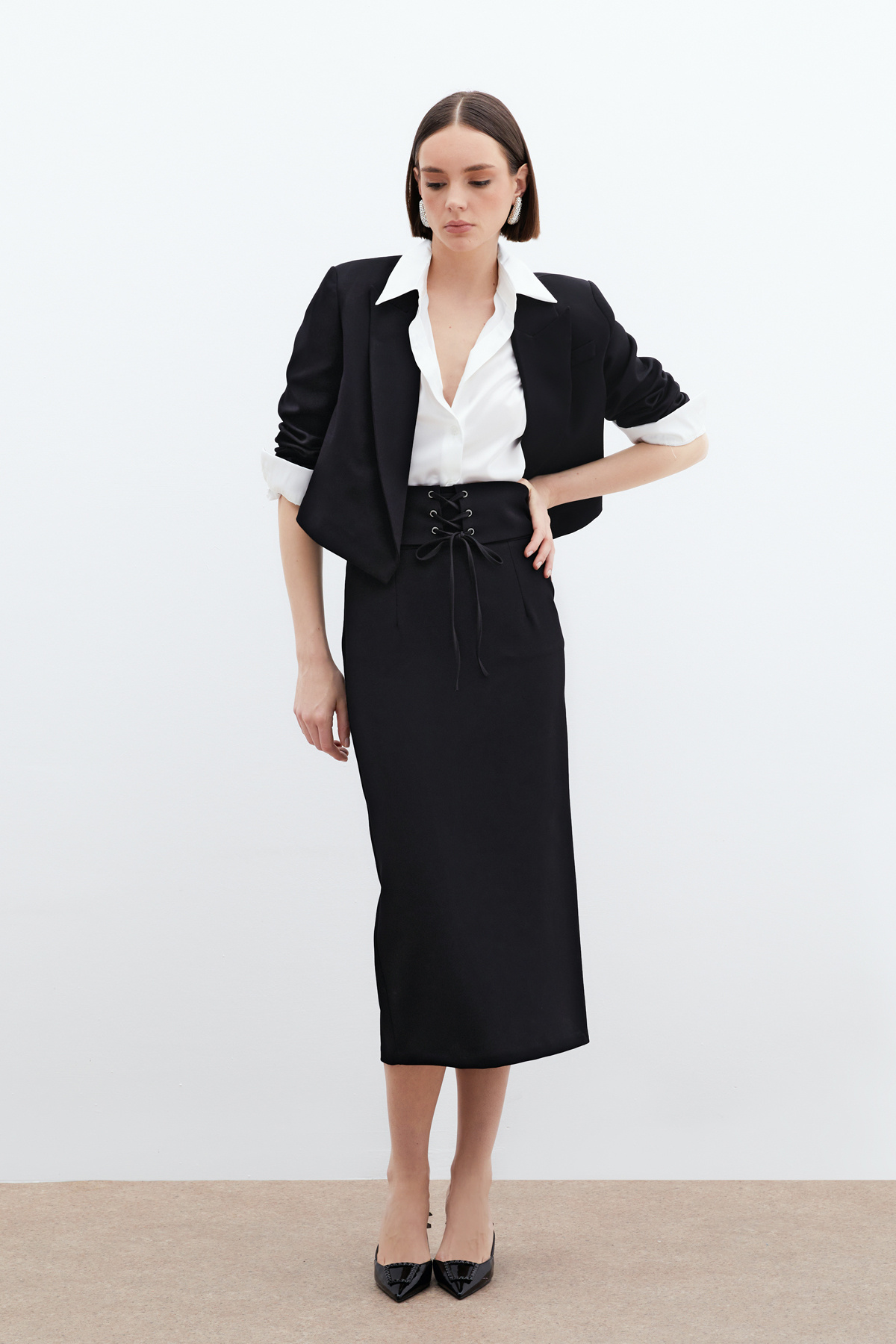Bel Detaylı Kalem Etek - Siyah
