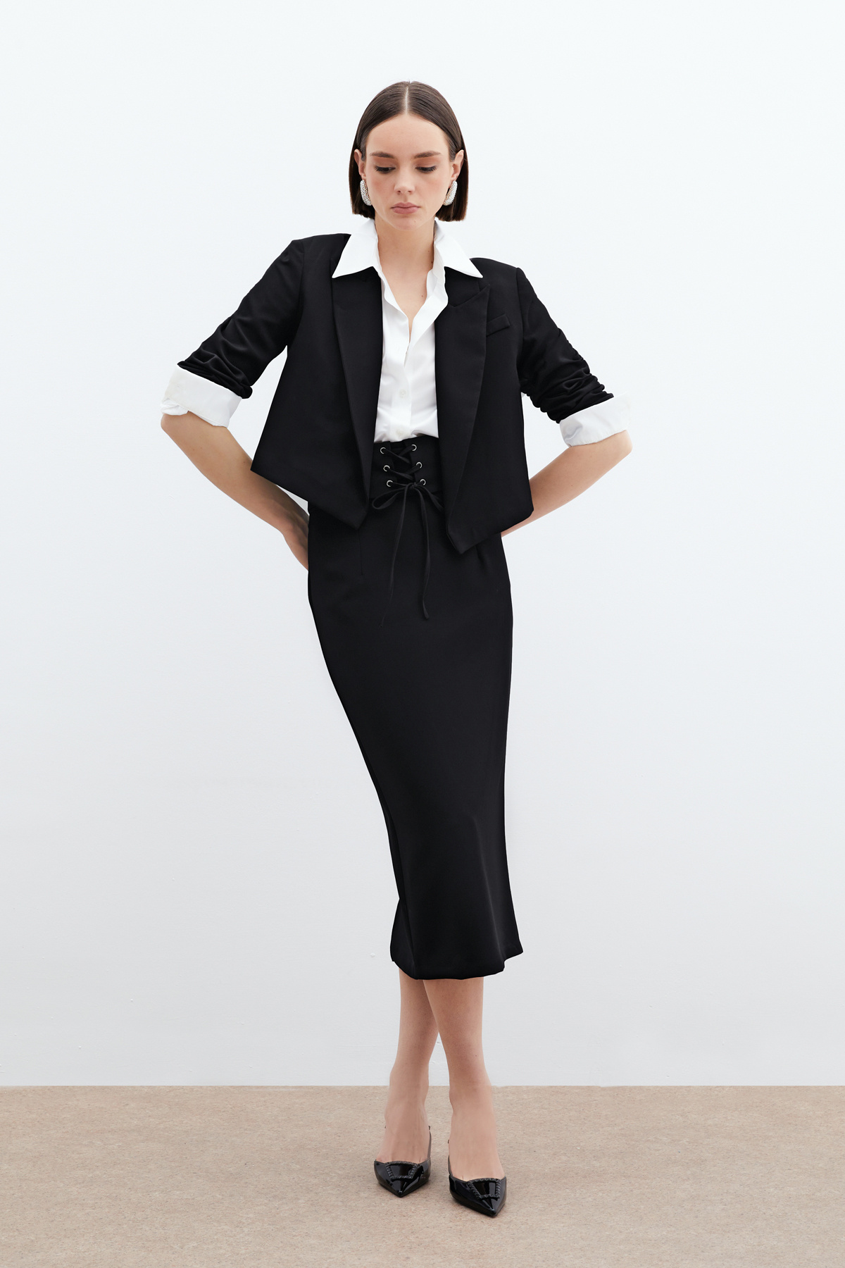 Bel Detaylı Kalem Etek - Siyah