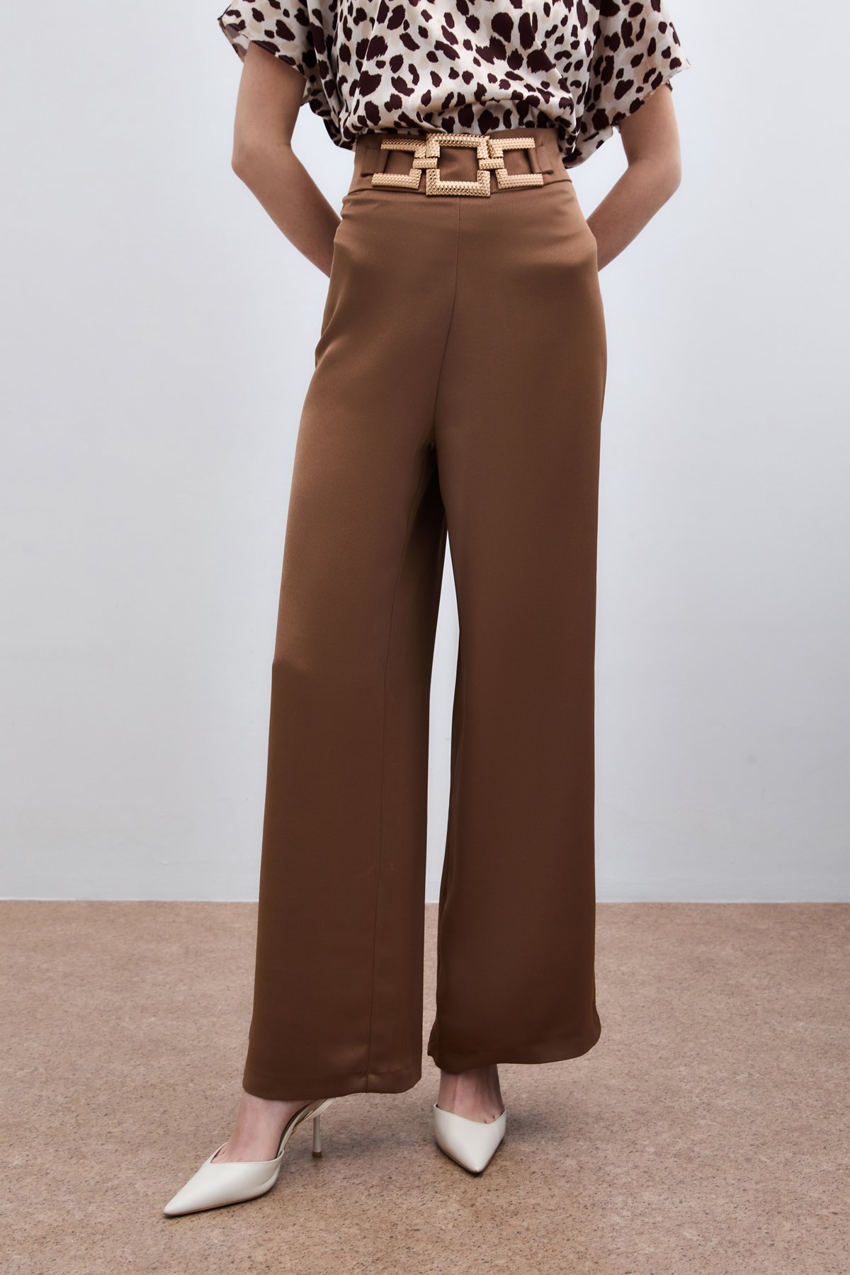Bel Kemerli Saten Krep Pantolon - Camel