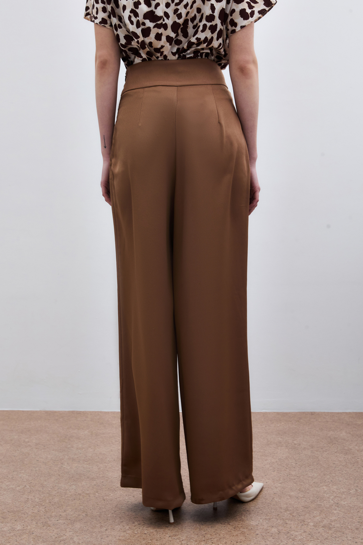 Bel Kemerli Saten Krep Pantolon - Camel