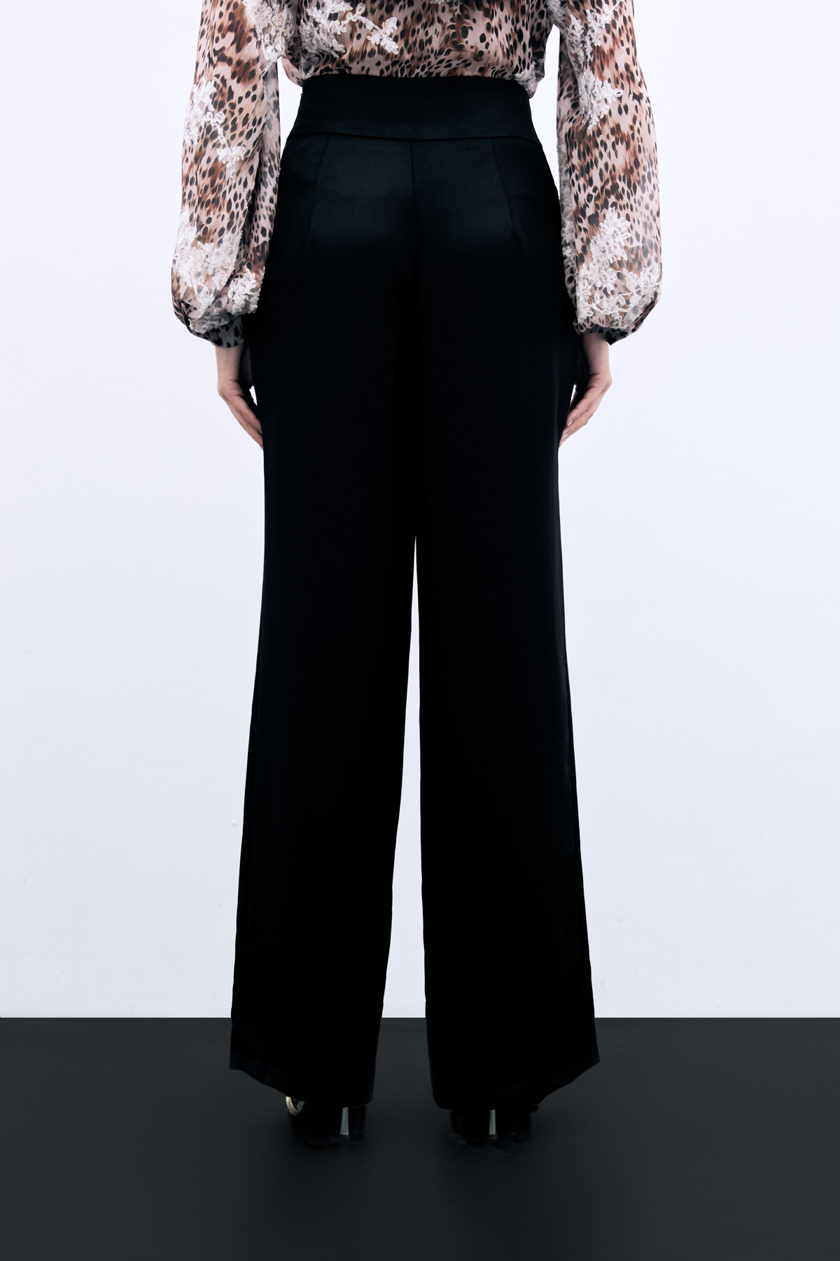 Bel Kemerli Saten Krep Pantolon - Siyah
