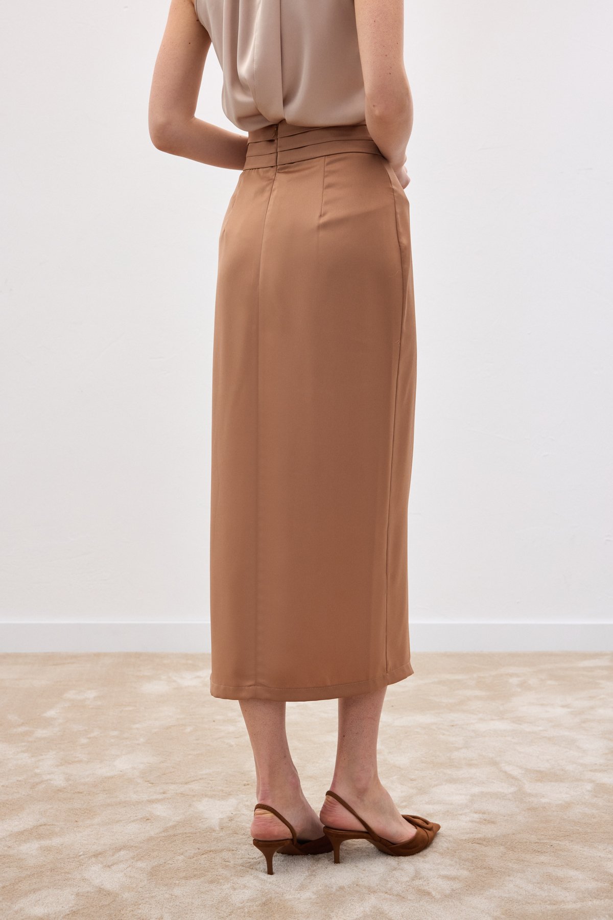 Bel Pile Detaylı Saten Etek - Camel