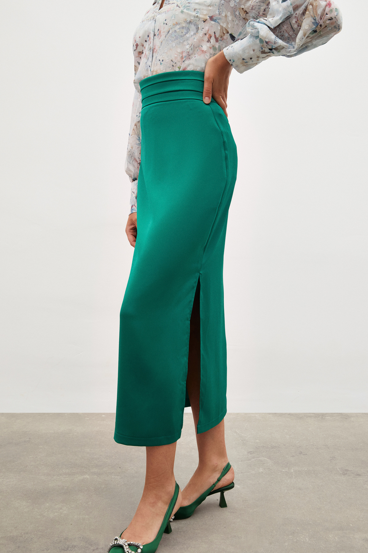 Bel Pile Detaylı Saten Etek - ZÜMRÜT