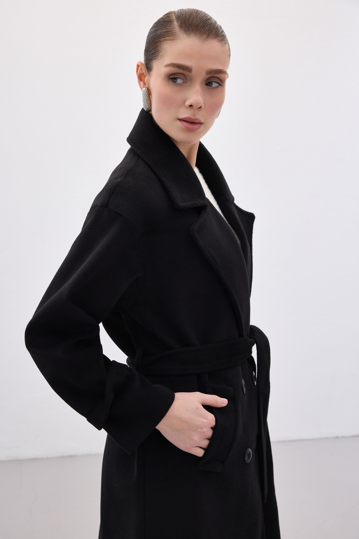 Beli Bağlamalı Uzun Kaban - Siyah