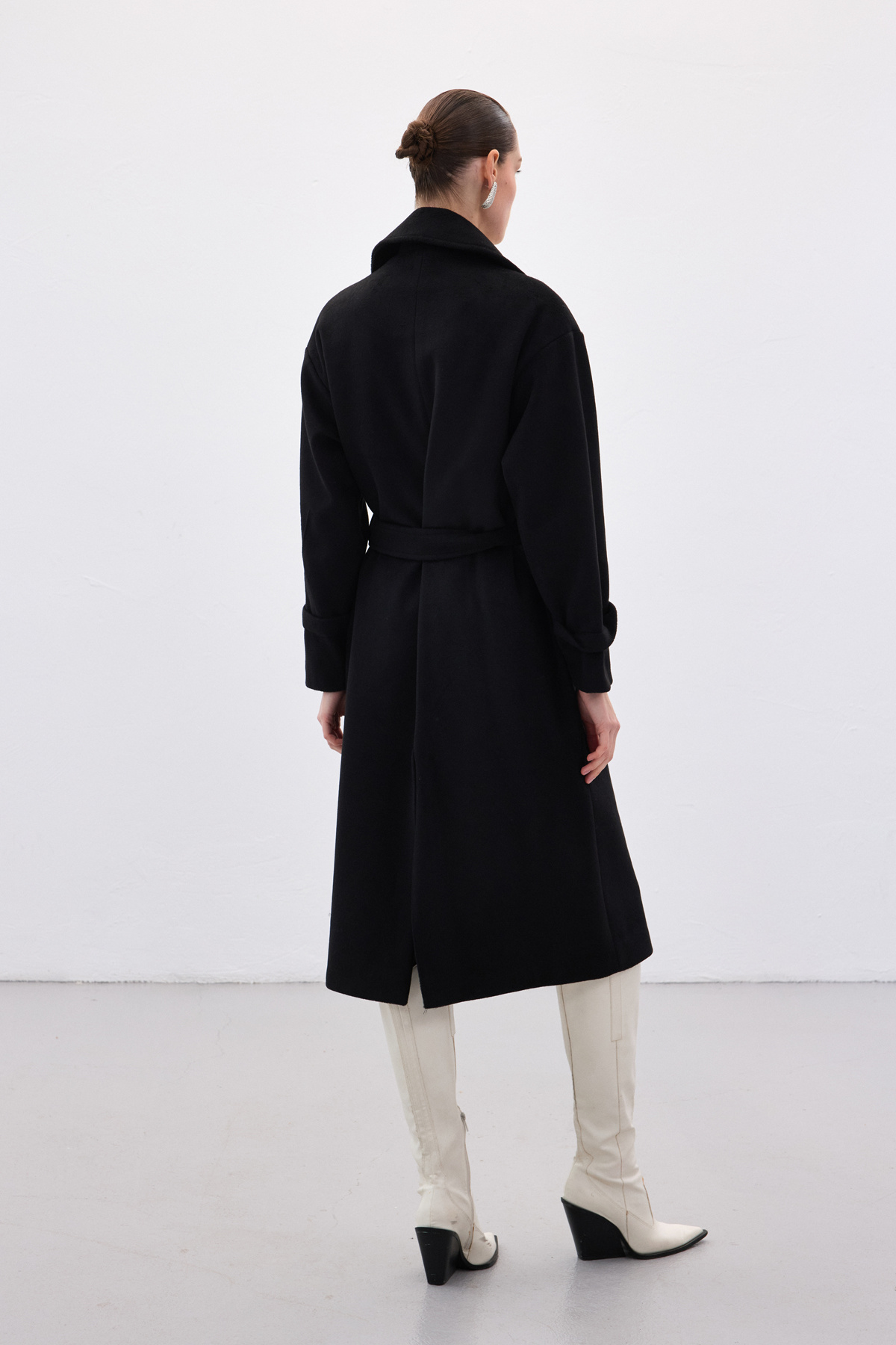 Beli Bağlamalı Uzun Kaban - Siyah