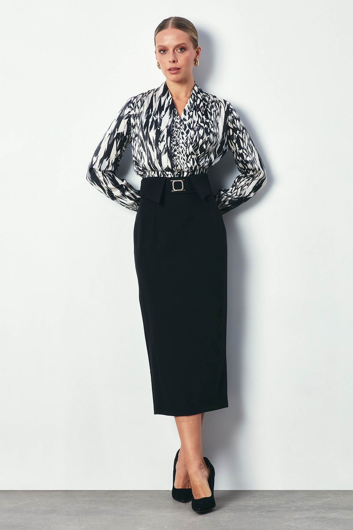 Midi Skirt with Joint Belt - BLACK