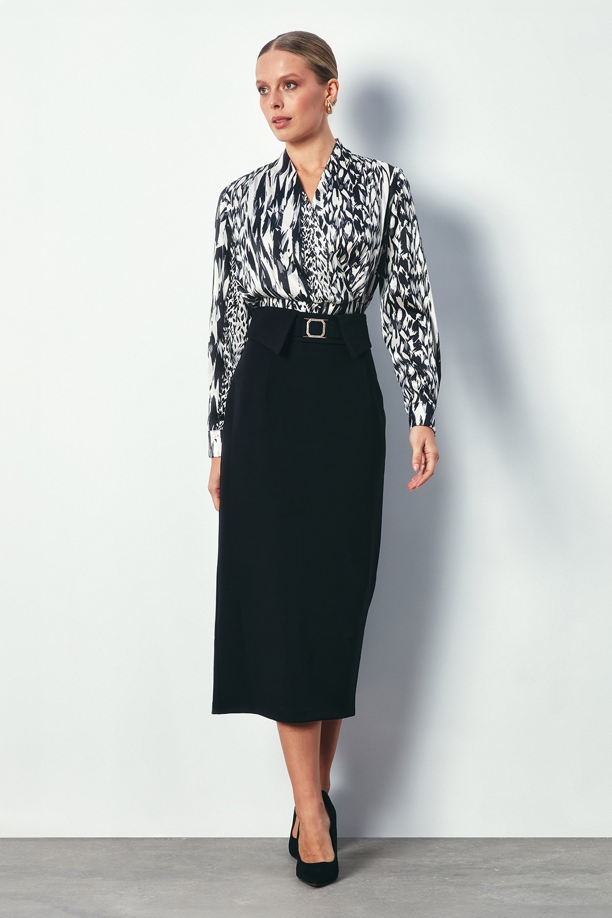 Midi Skirt with Joint Belt - BLACK