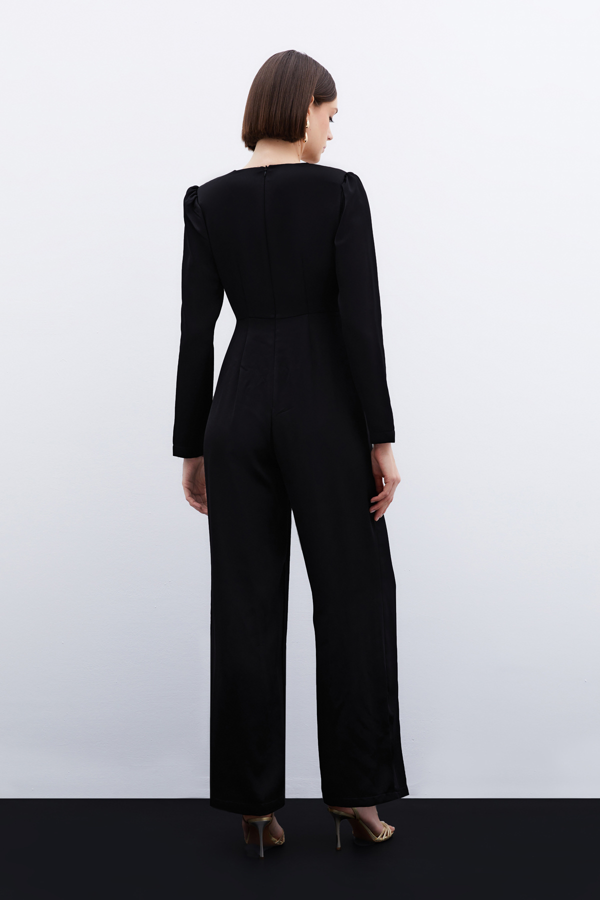 Birleşik Kemerli Saten Tulum - Siyah