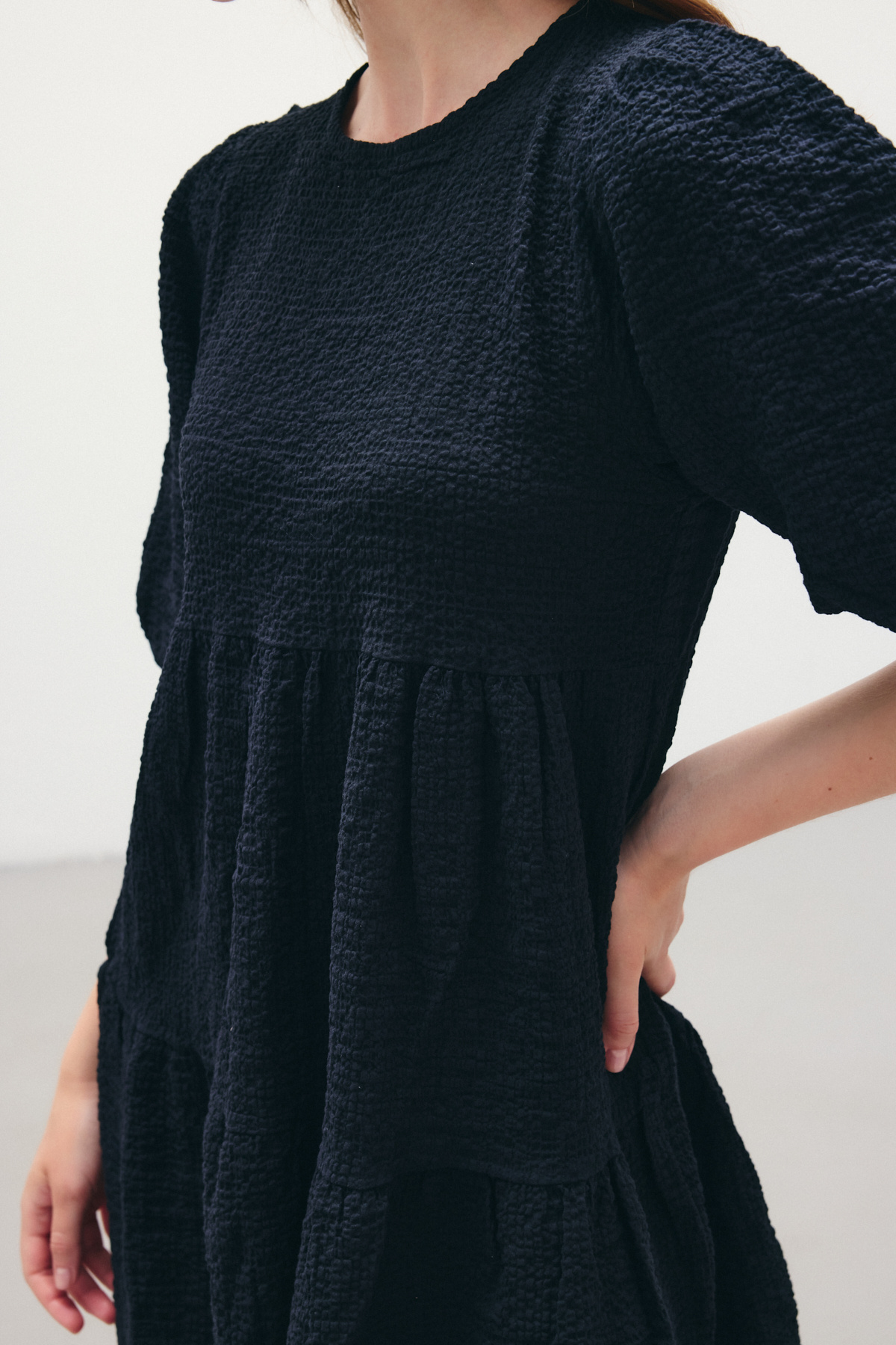 Bisiklet Yaka Balon Kol Geniş Kalıp Gofre Elbise - Siyah