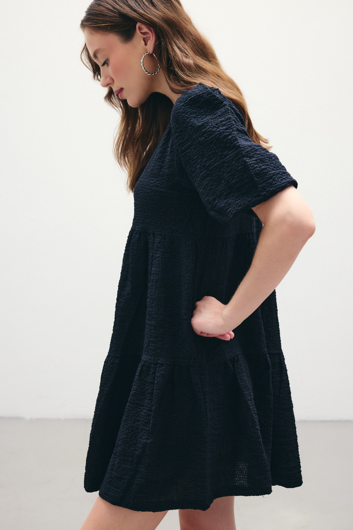 Bisiklet Yaka Balon Kol Geniş Kalıp Gofre Elbise - Siyah