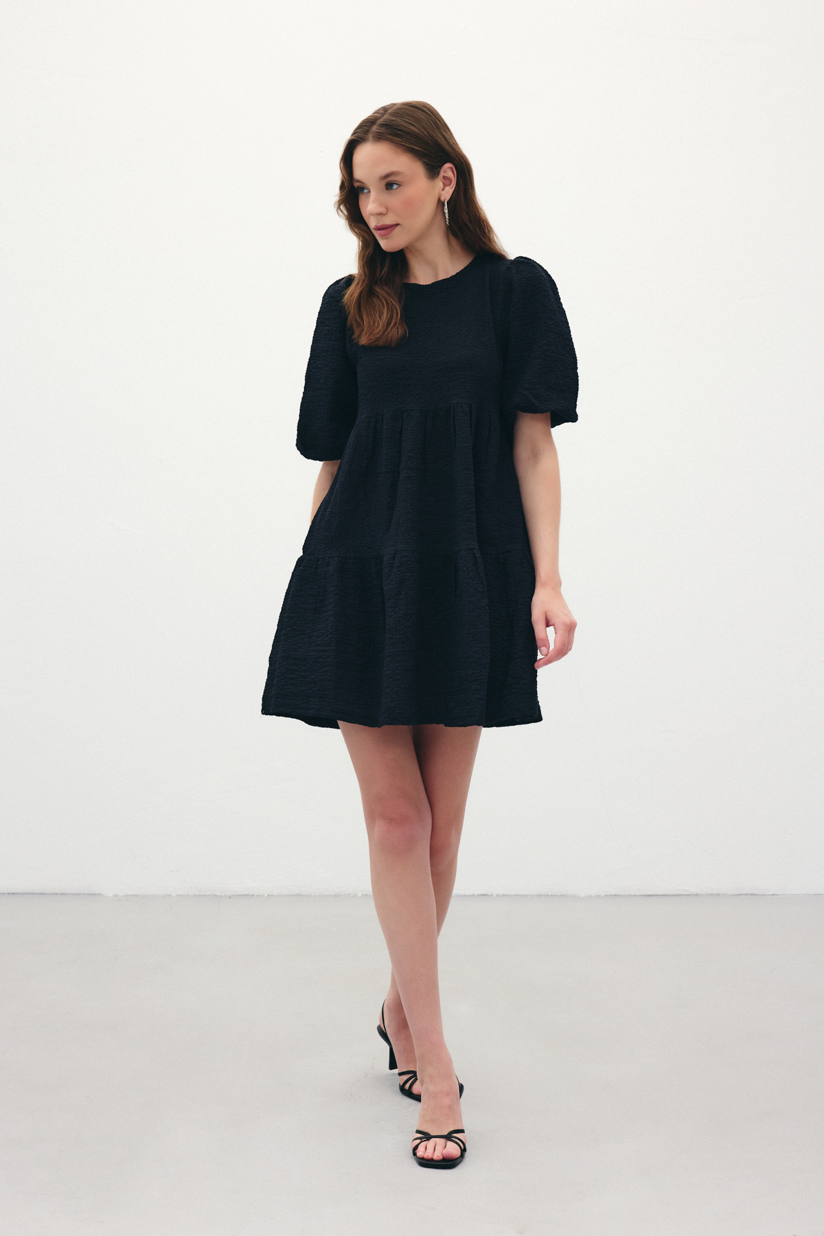 Bisiklet Yaka Balon Kol Geniş Kalıp Gofre Elbise - Siyah