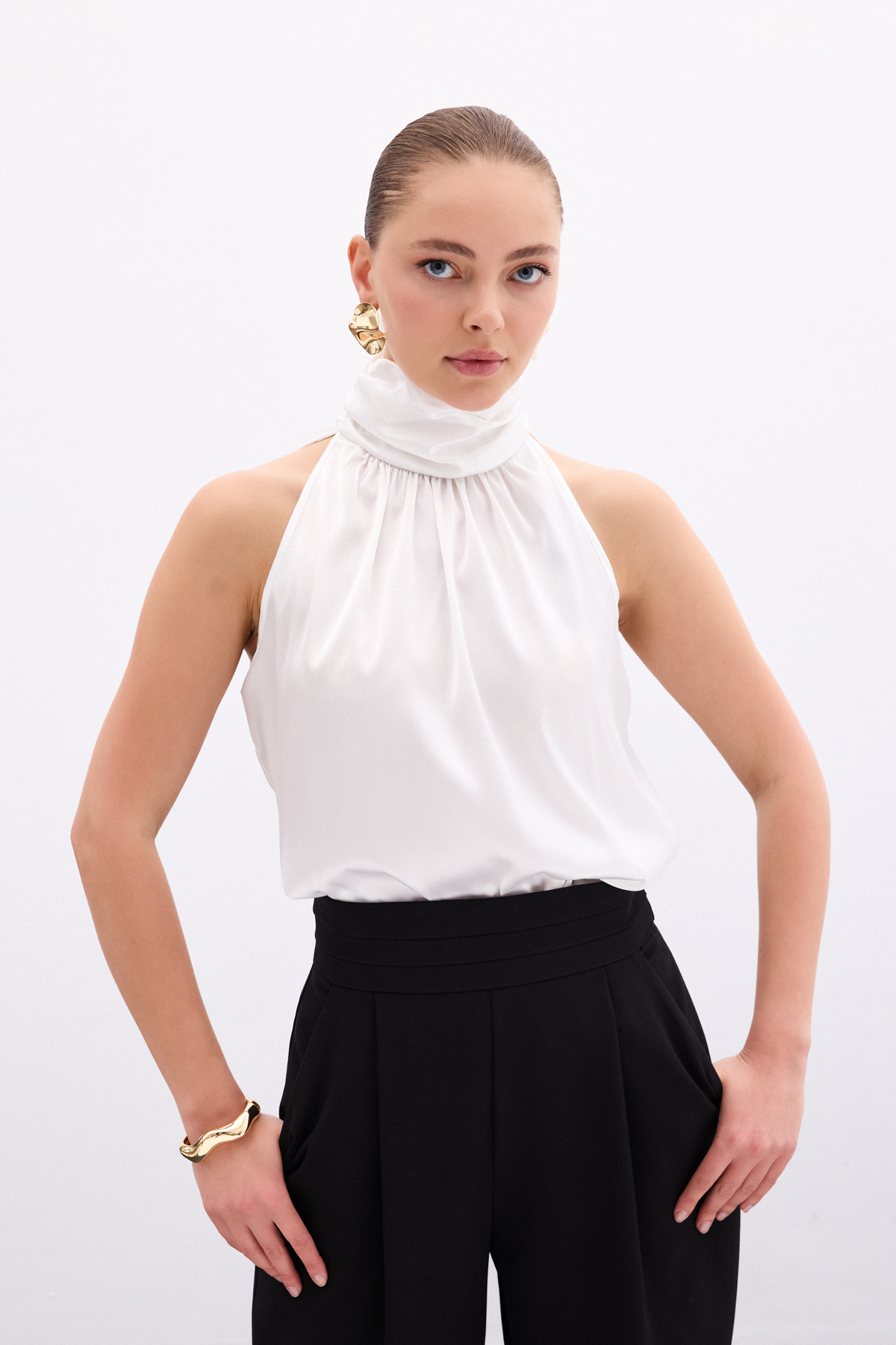 Boğazlı Kolsuz Bluz - Ekru